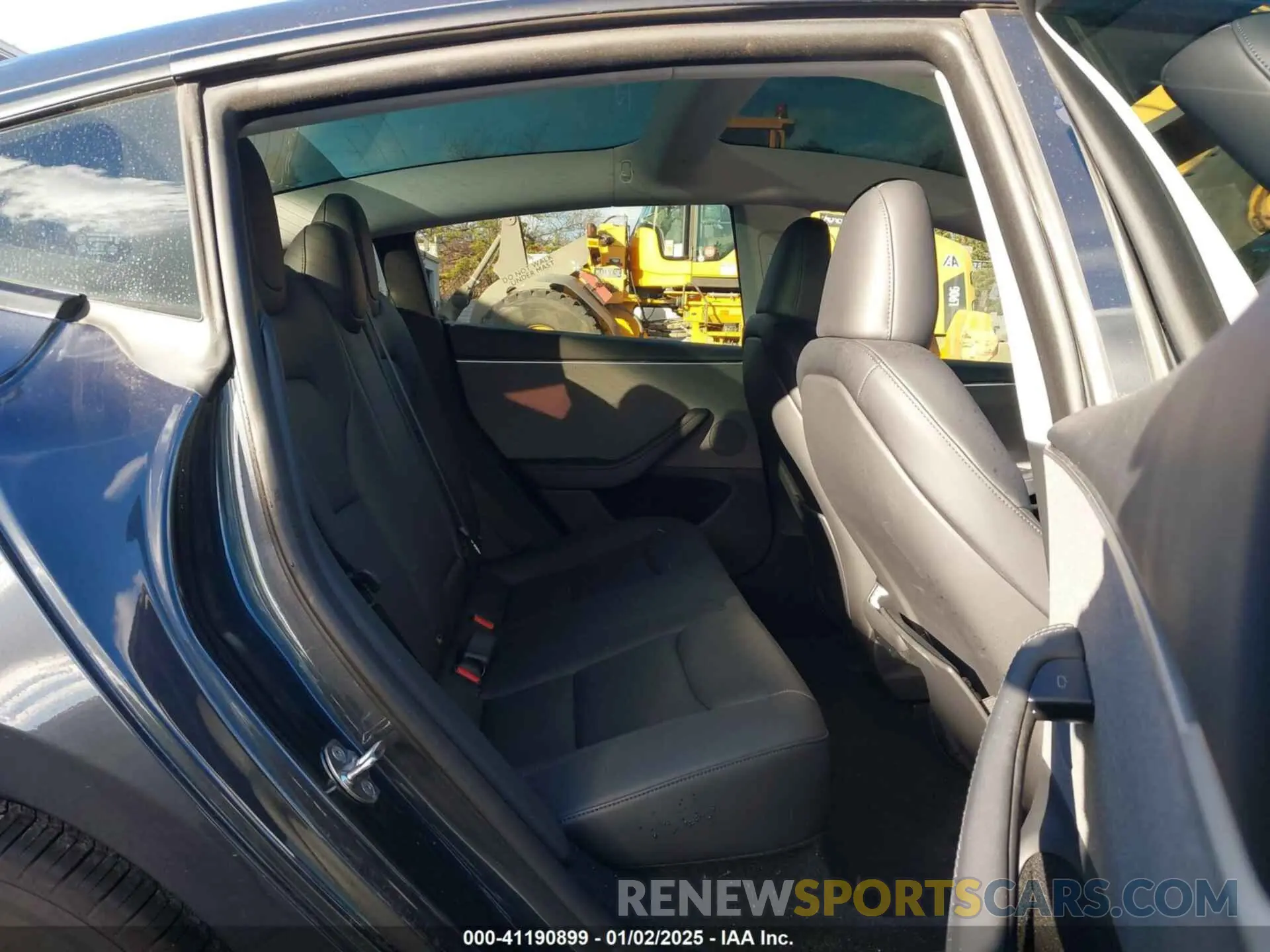 8 Photograph of a damaged car 5YJ3E1EA2RF736068 TESLA MODEL 3 2024