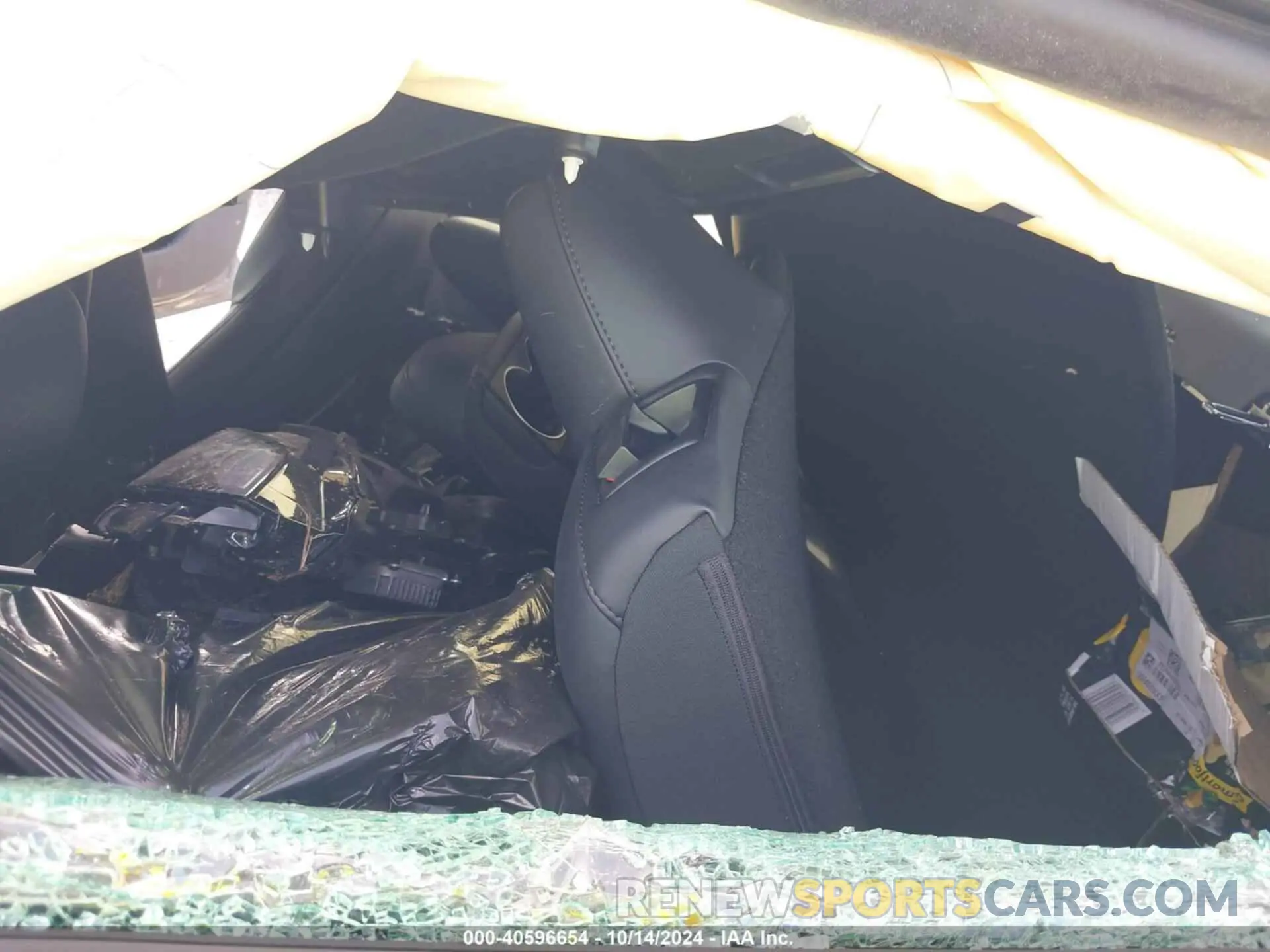 8 Photograph of a damaged car 5YJ3E1EA2RF751069 TESLA MODEL 3 2024
