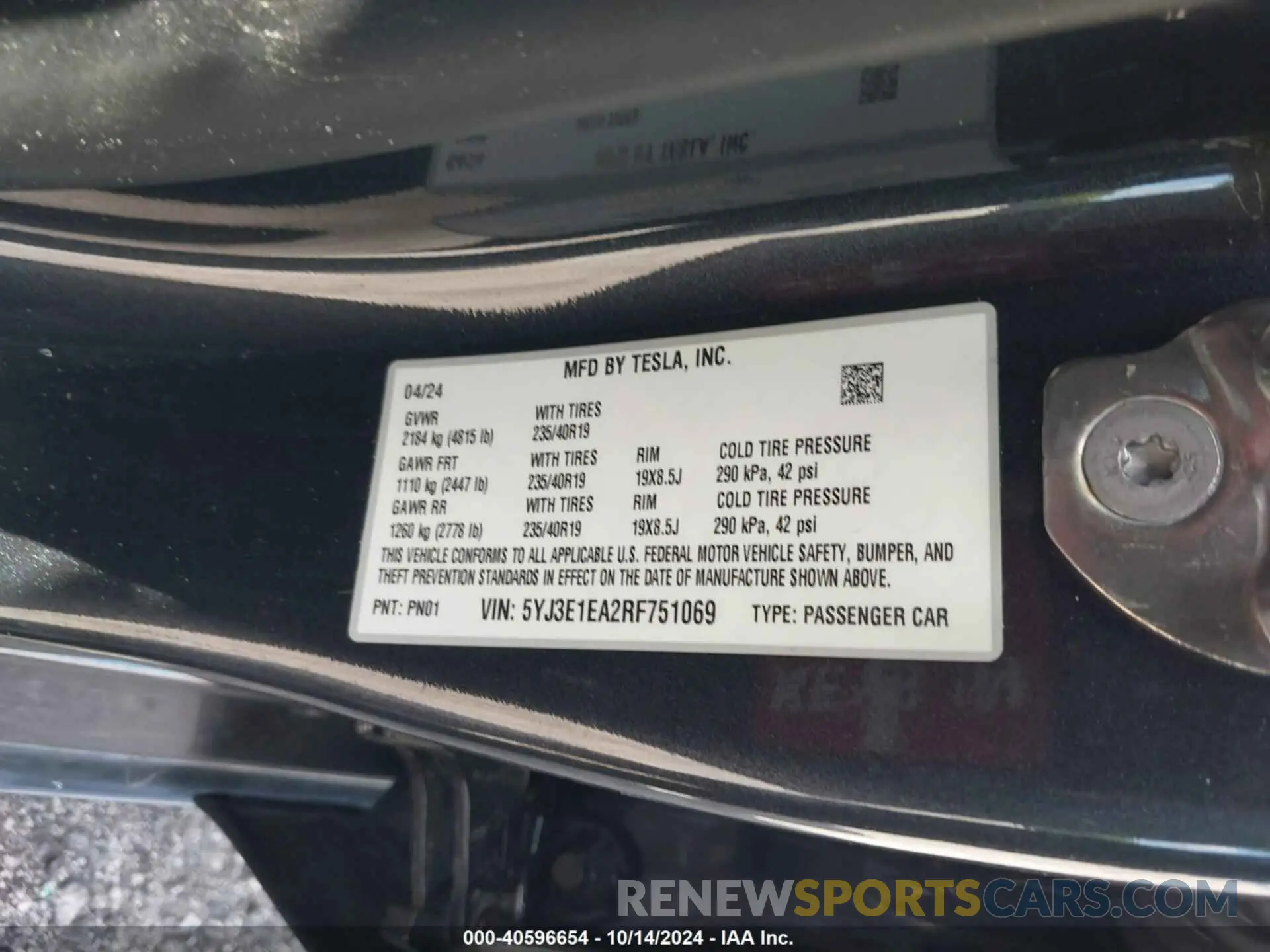 9 Photograph of a damaged car 5YJ3E1EA2RF751069 TESLA MODEL 3 2024