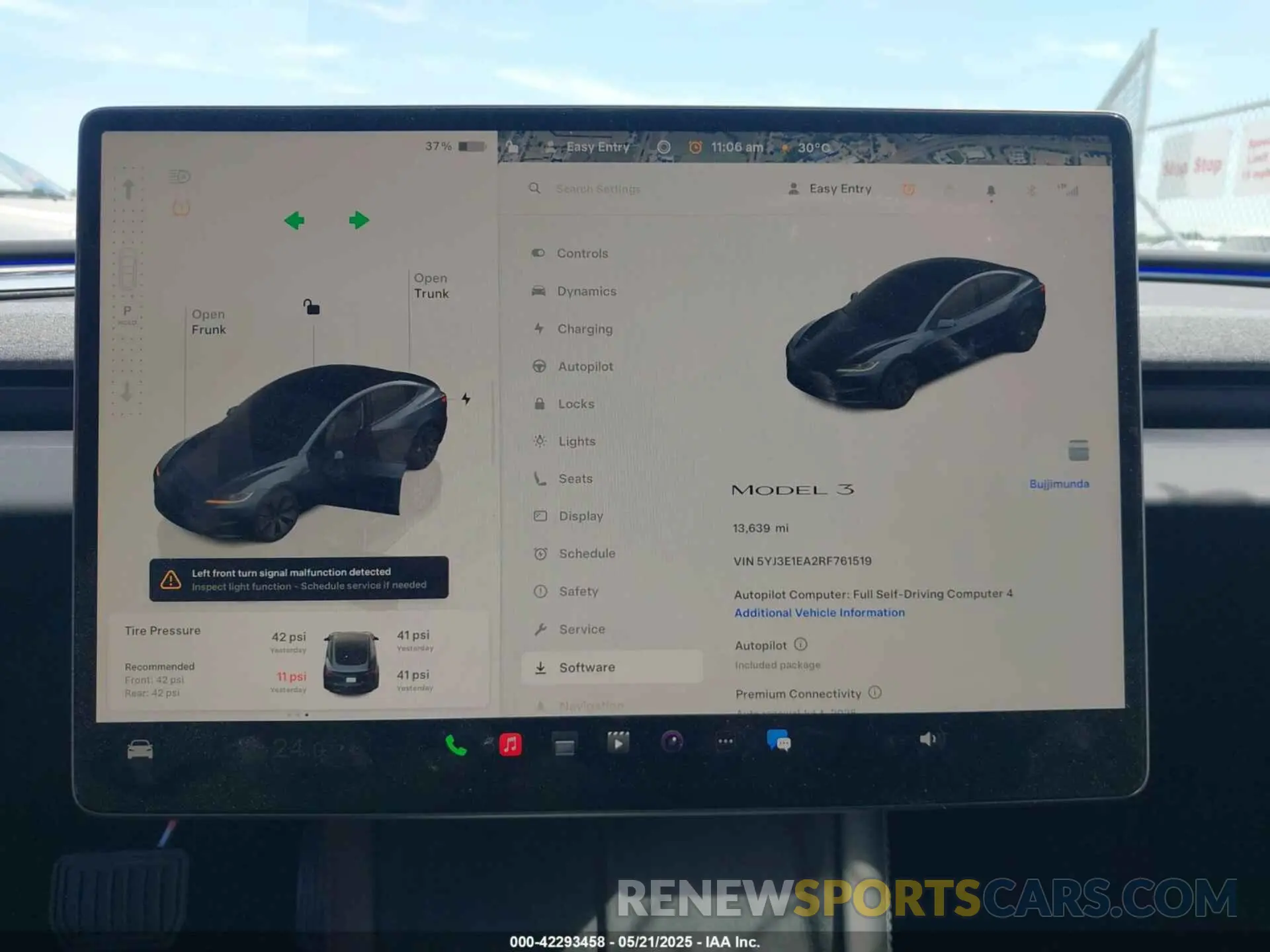 17 Photograph of a damaged car 5YJ3E1EA2RF761519 TESLA MODEL 3 2024