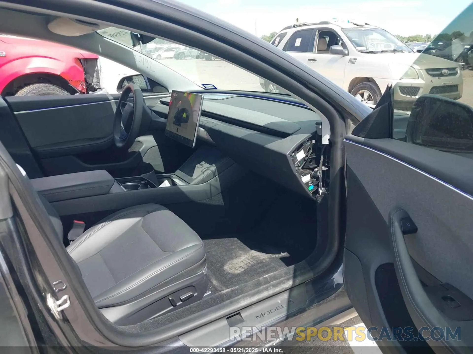 5 Photograph of a damaged car 5YJ3E1EA2RF761519 TESLA MODEL 3 2024