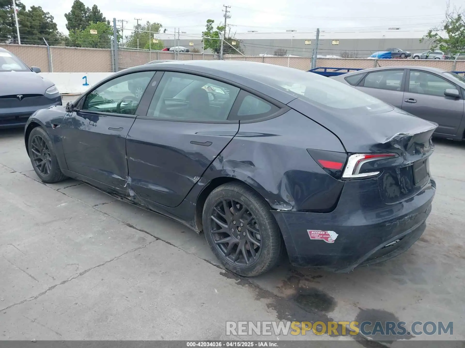 3 Photograph of a damaged car 5YJ3E1EA2RF784394 TESLA MODEL 3 2024