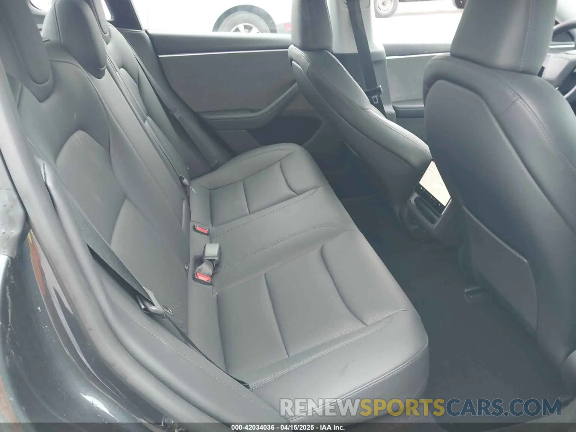 8 Photograph of a damaged car 5YJ3E1EA2RF784394 TESLA MODEL 3 2024