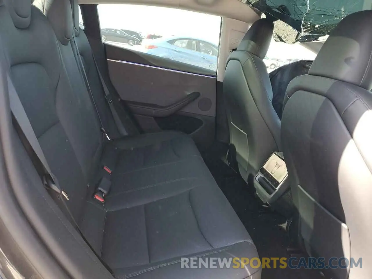 10 Photograph of a damaged car 5YJ3E1EA2RF827101 TESLA MODEL 3 2024