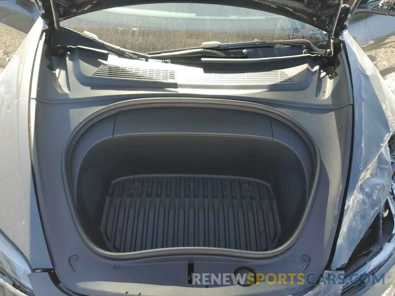 11 Photograph of a damaged car 5YJ3E1EA2RF827101 TESLA MODEL 3 2024