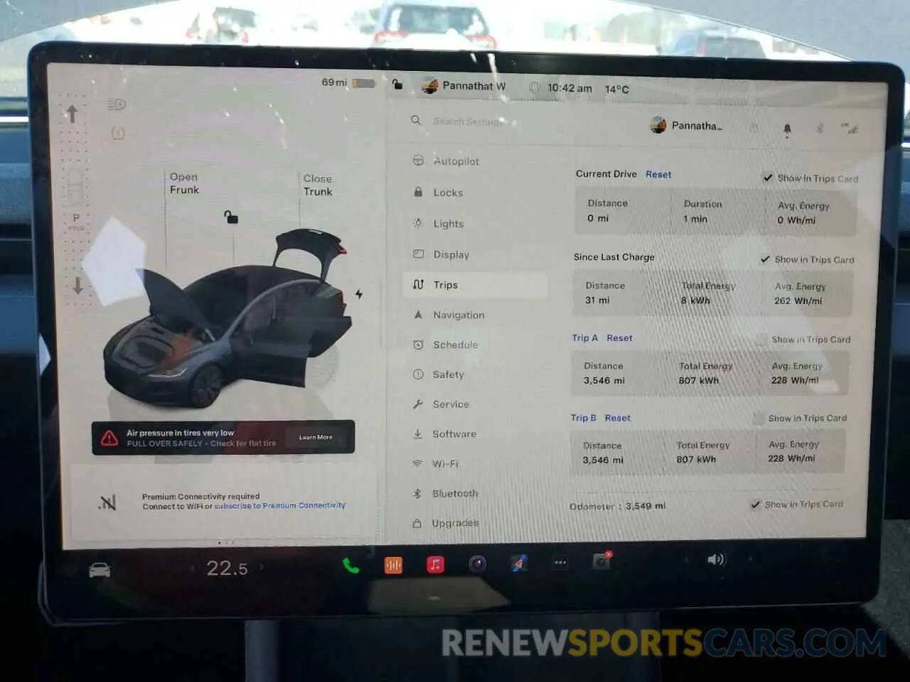 9 Photograph of a damaged car 5YJ3E1EA2RF827101 TESLA MODEL 3 2024