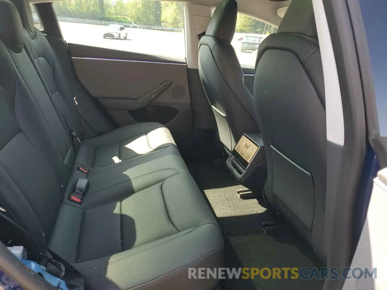 10 Photograph of a damaged car 5YJ3E1EA2RF846411 TESLA MODEL 3 2024