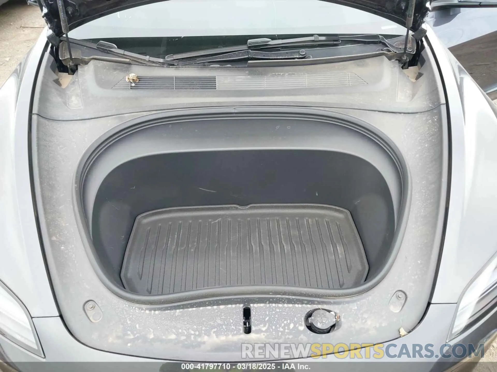 10 Photograph of a damaged car 5YJ3E1EA2RF847638 TESLA MODEL 3 2024