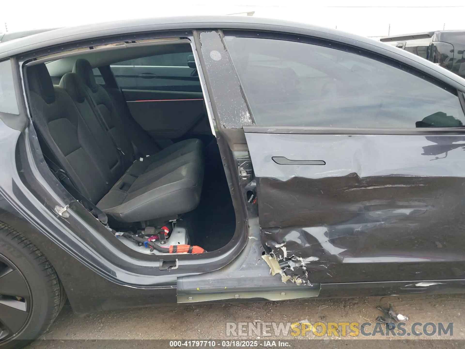 14 Photograph of a damaged car 5YJ3E1EA2RF847638 TESLA MODEL 3 2024