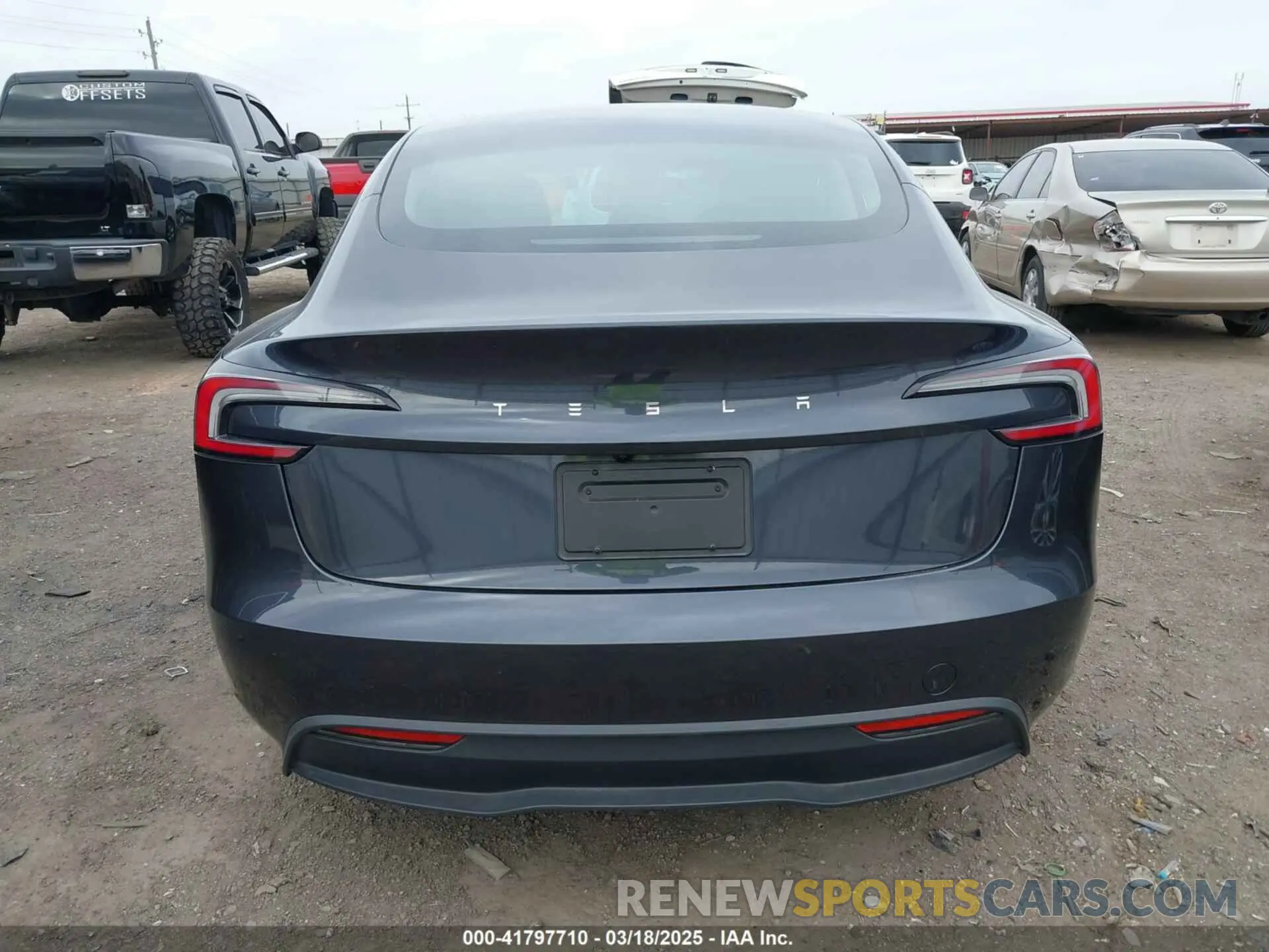 17 Photograph of a damaged car 5YJ3E1EA2RF847638 TESLA MODEL 3 2024