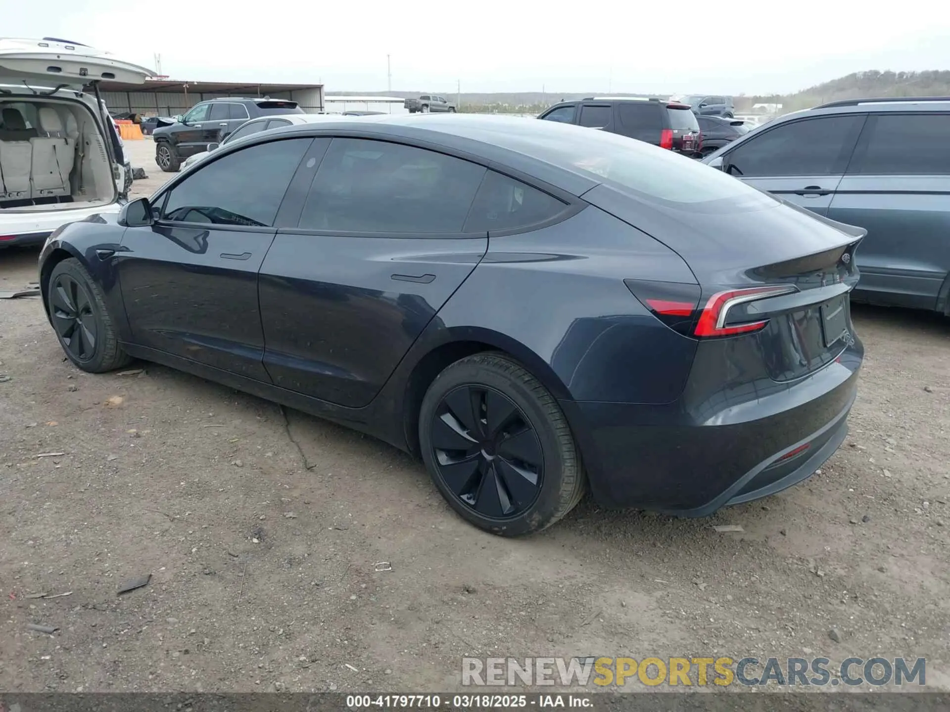 3 Photograph of a damaged car 5YJ3E1EA2RF847638 TESLA MODEL 3 2024