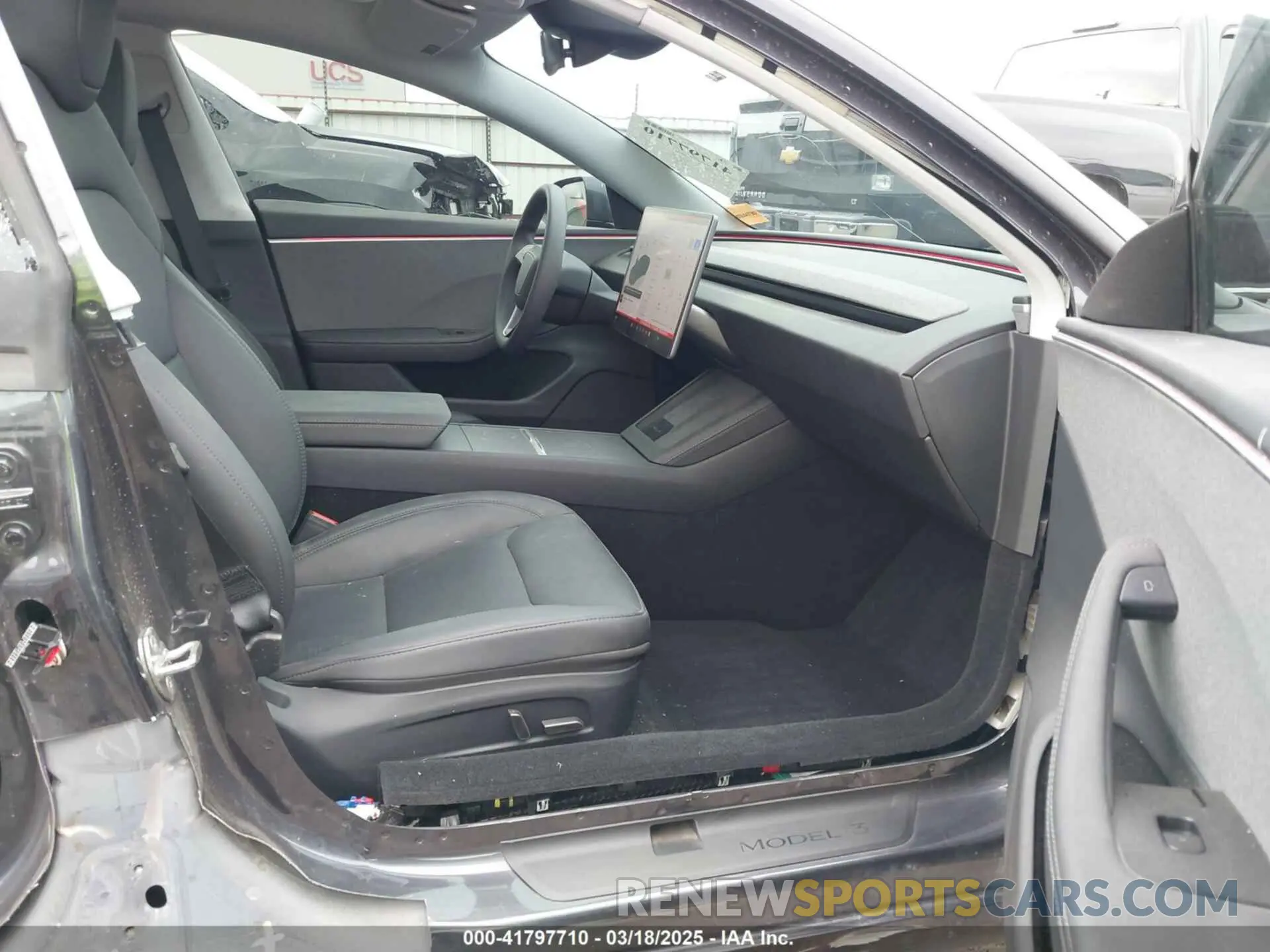5 Photograph of a damaged car 5YJ3E1EA2RF847638 TESLA MODEL 3 2024