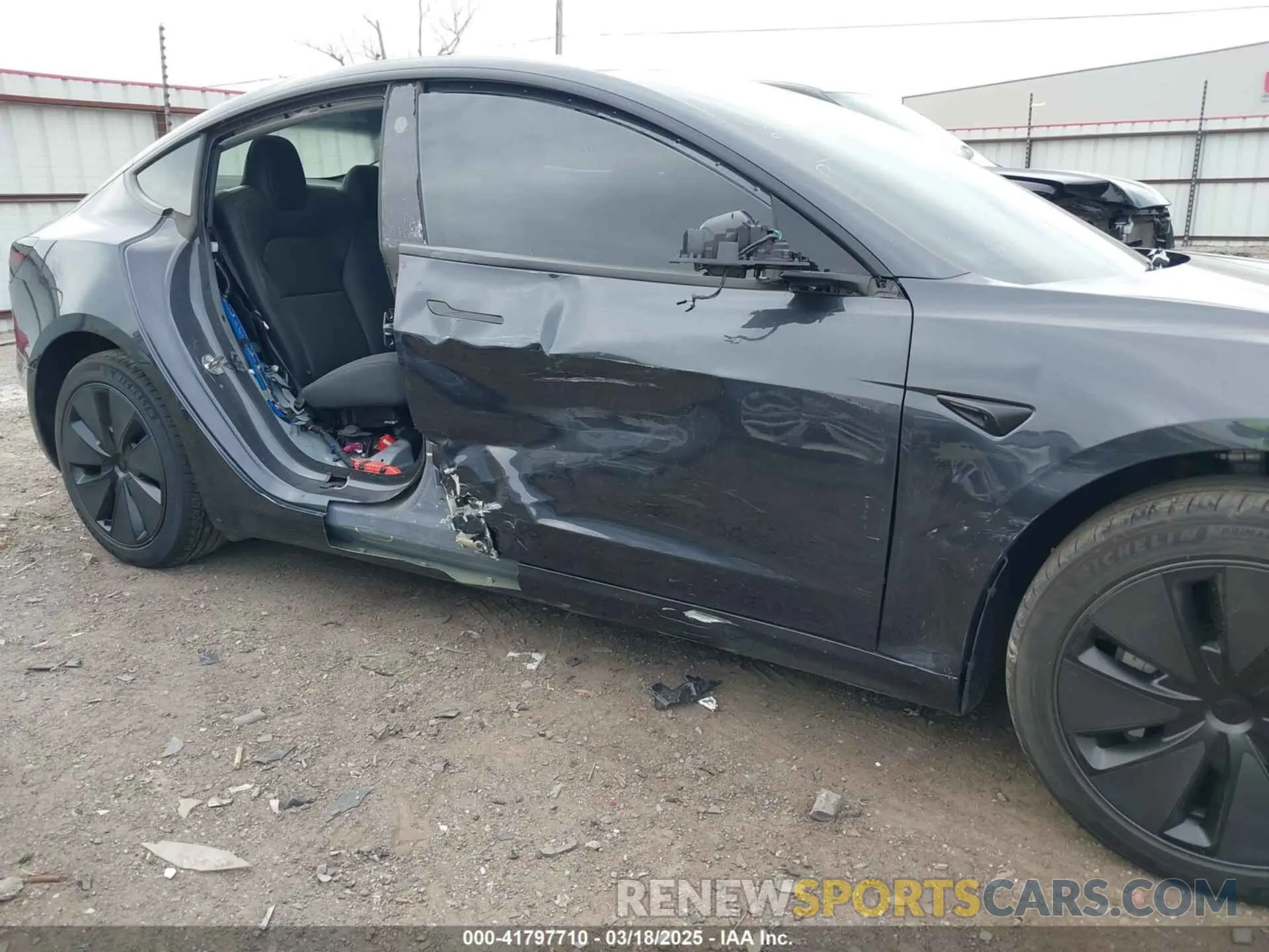 6 Photograph of a damaged car 5YJ3E1EA2RF847638 TESLA MODEL 3 2024