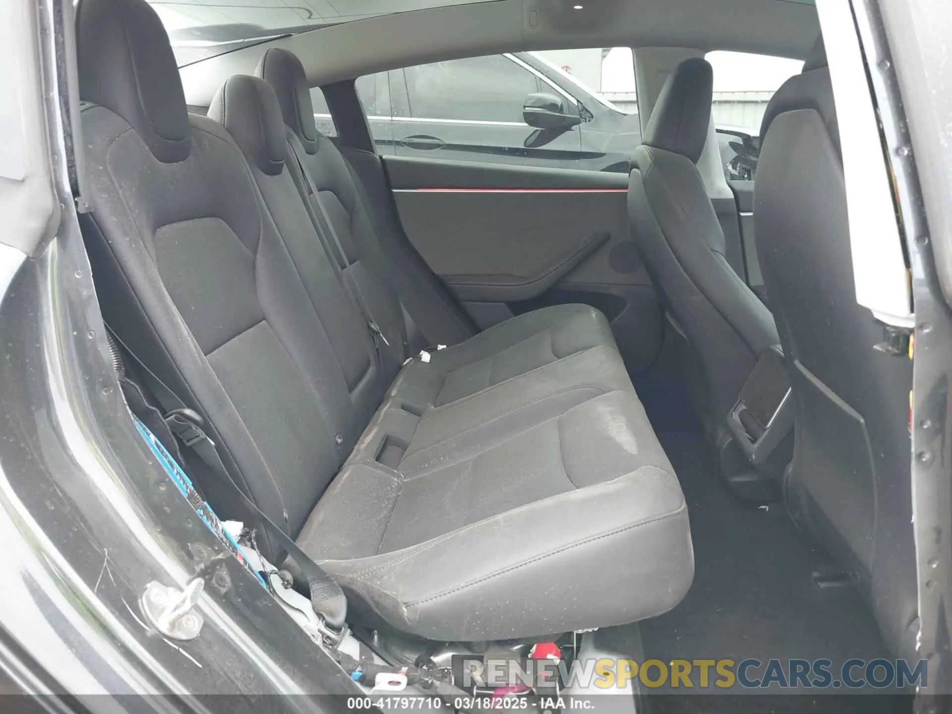 8 Photograph of a damaged car 5YJ3E1EA2RF847638 TESLA MODEL 3 2024