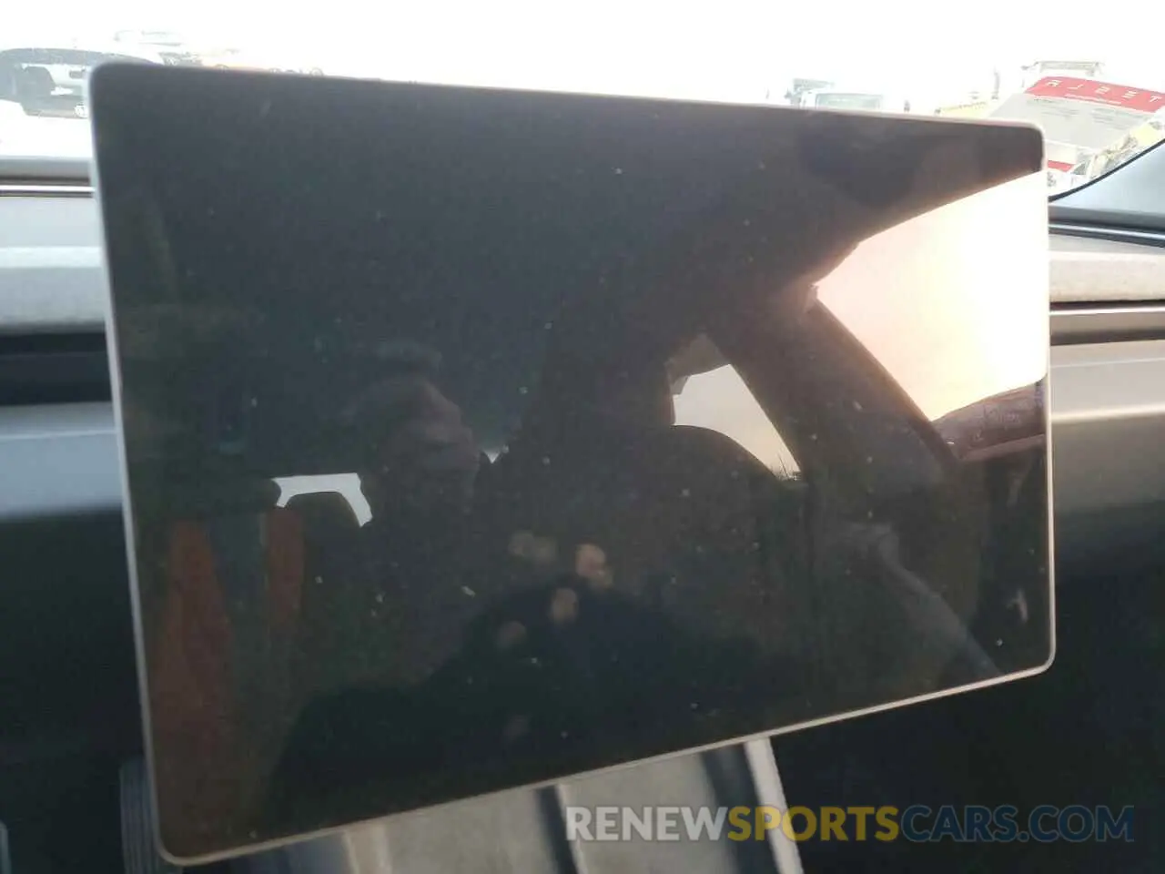 9 Photograph of a damaged car 5YJ3E1EA2RF860860 TESLA MODEL 3 2024