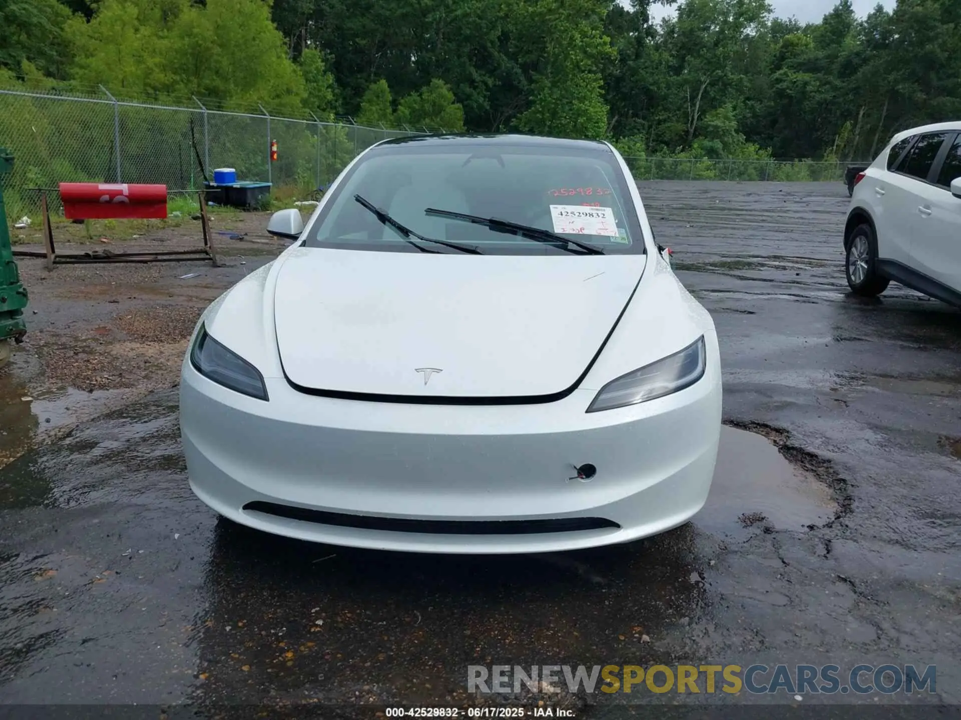 11 Photograph of a damaged car 5YJ3E1EA2RF864570 TESLA MODEL 3 2024