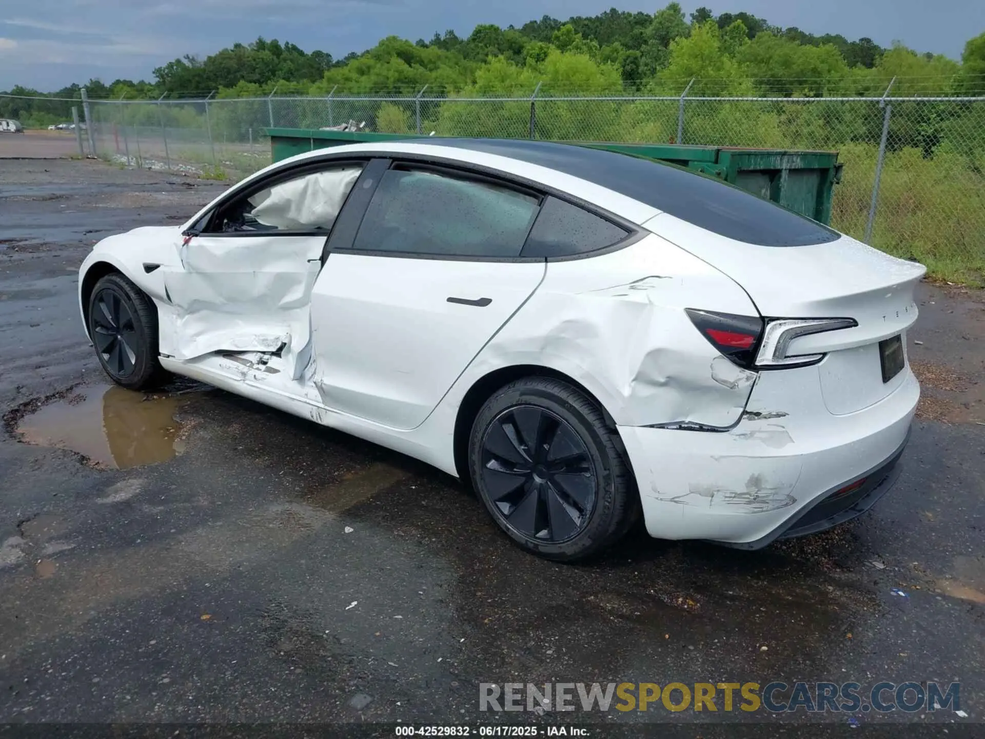 3 Photograph of a damaged car 5YJ3E1EA2RF864570 TESLA MODEL 3 2024