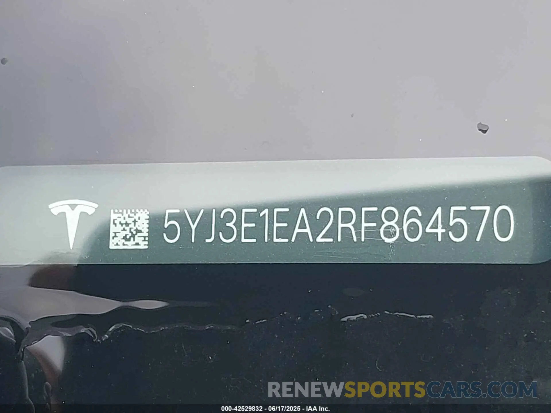 9 Photograph of a damaged car 5YJ3E1EA2RF864570 TESLA MODEL 3 2024