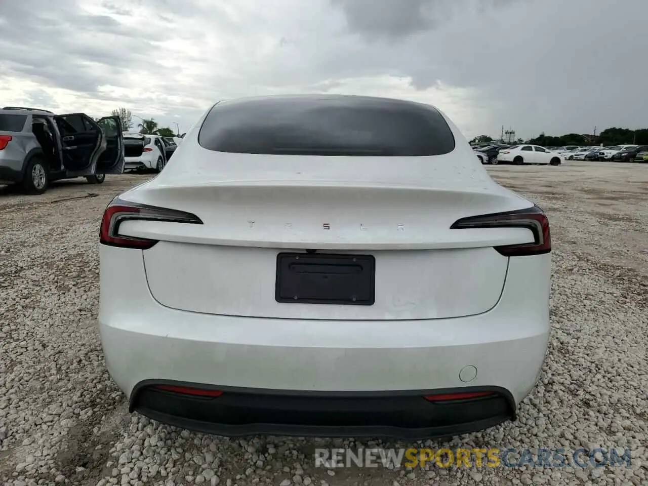 6 Photograph of a damaged car 5YJ3E1EA3RF728612 TESLA MODEL 3 2024
