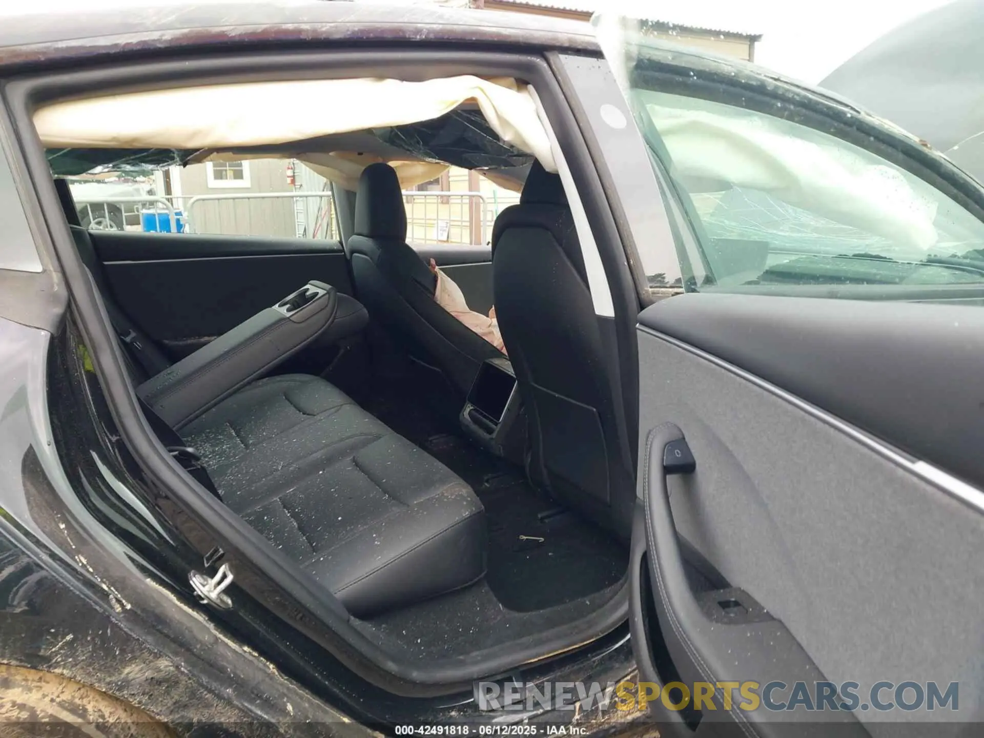 8 Photograph of a damaged car 5YJ3E1EA3RF729159 TESLA MODEL 3 2024