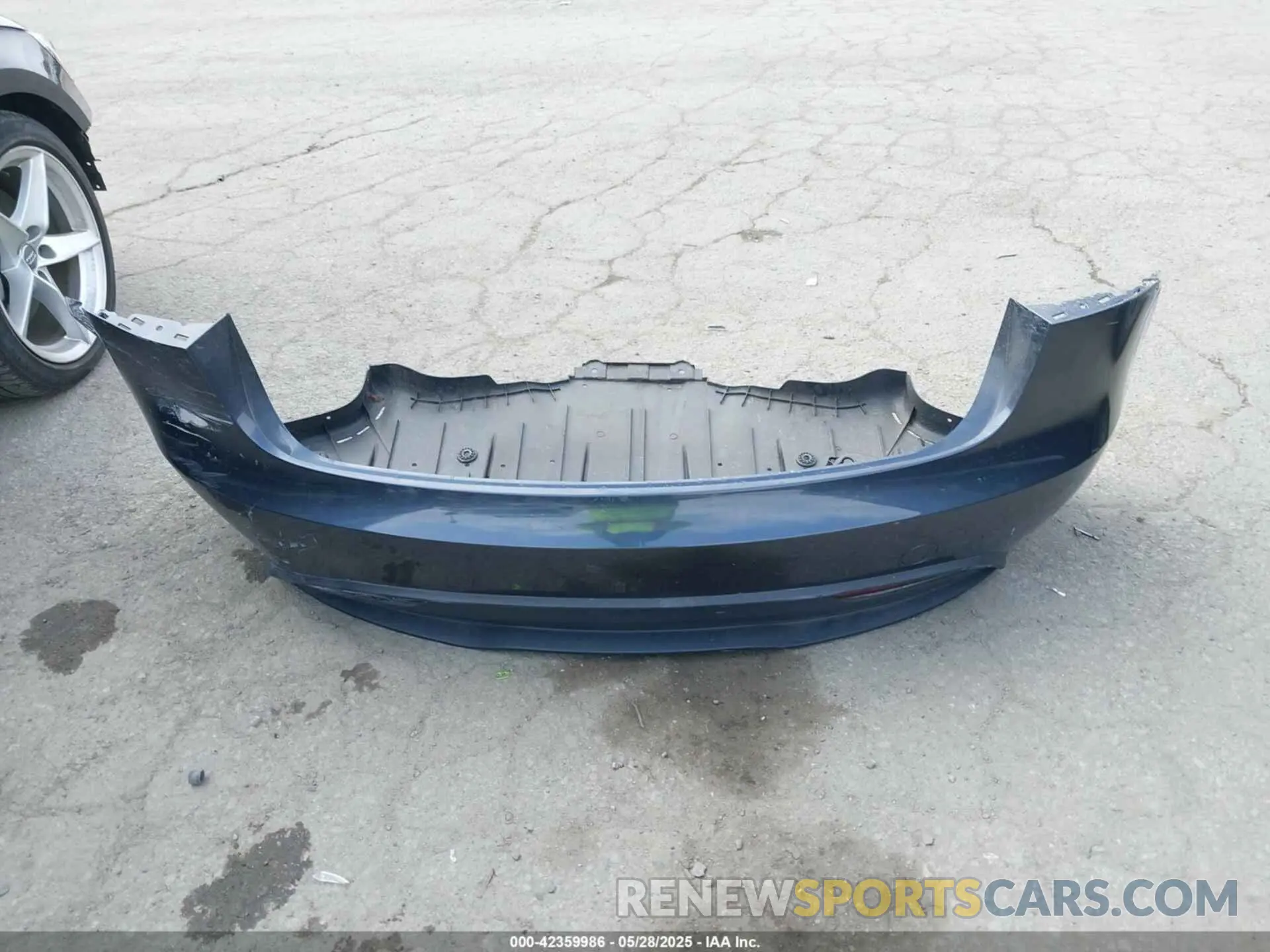 12 Photograph of a damaged car 5YJ3E1EA3RF729713 TESLA MODEL 3 2024