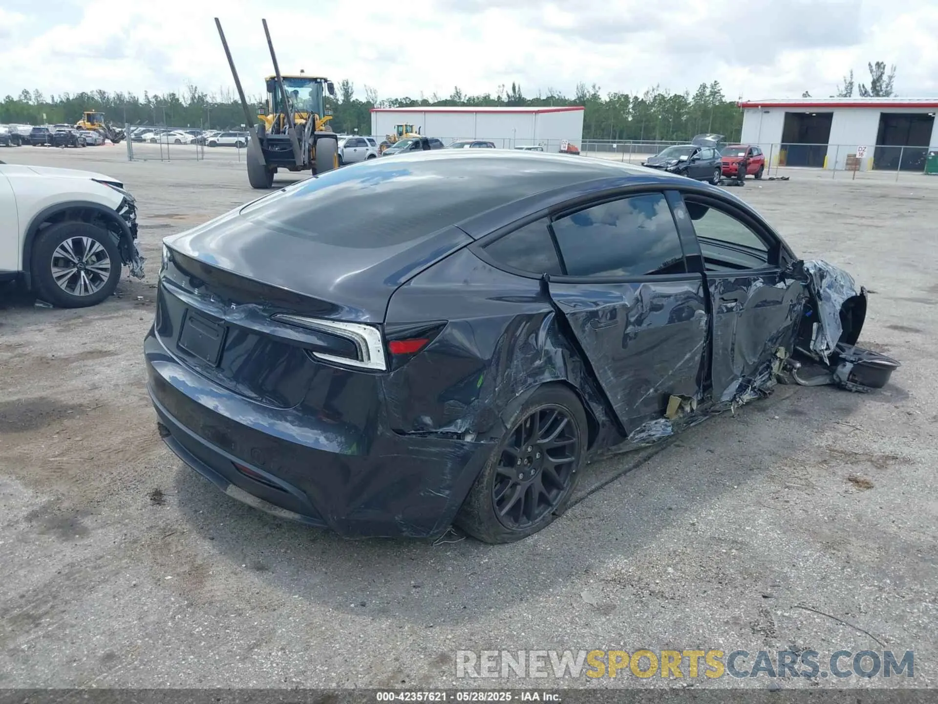 4 Photograph of a damaged car 5YJ3E1EA3RF741585 TESLA MODEL 3 2024