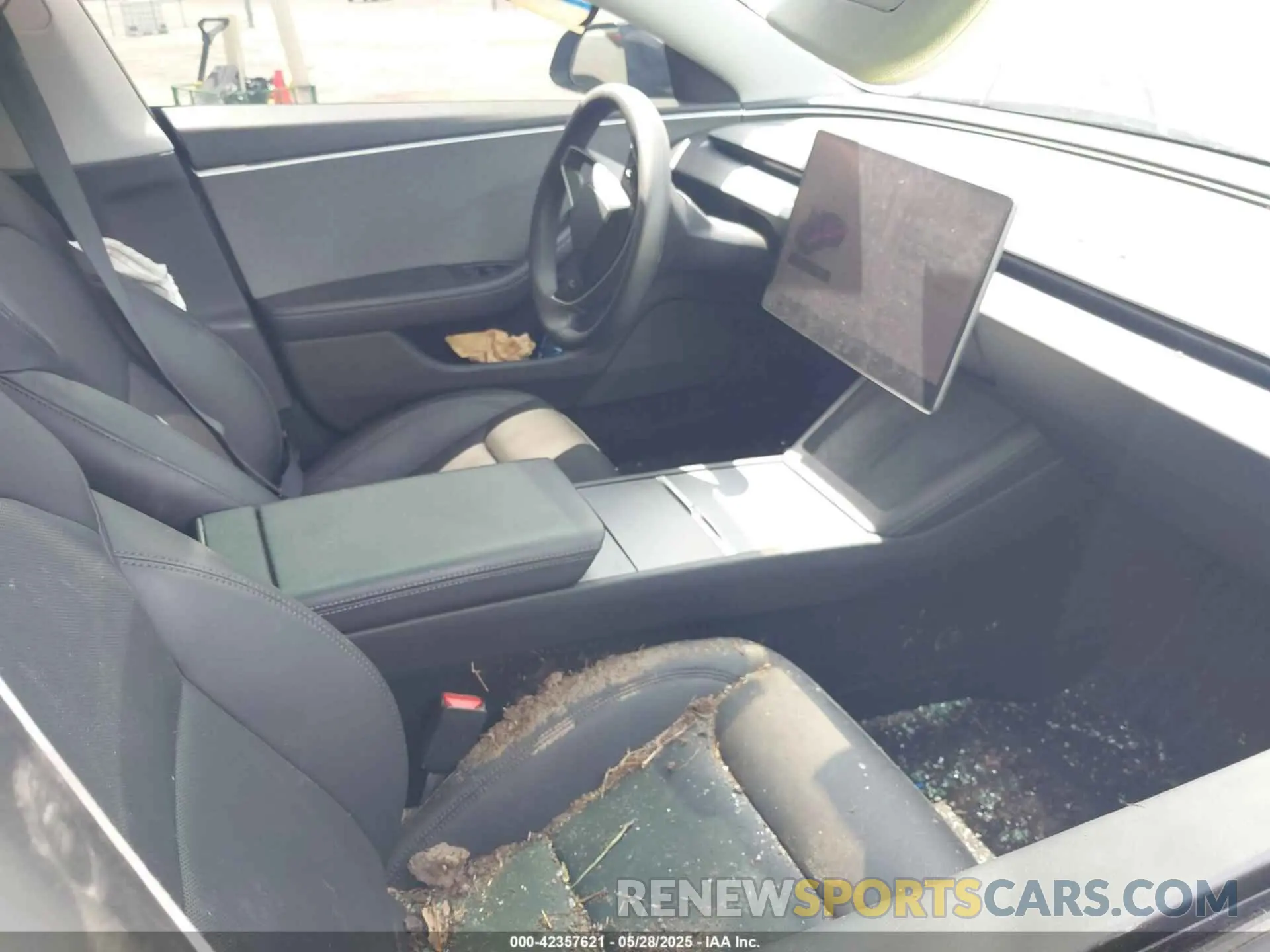 5 Photograph of a damaged car 5YJ3E1EA3RF741585 TESLA MODEL 3 2024