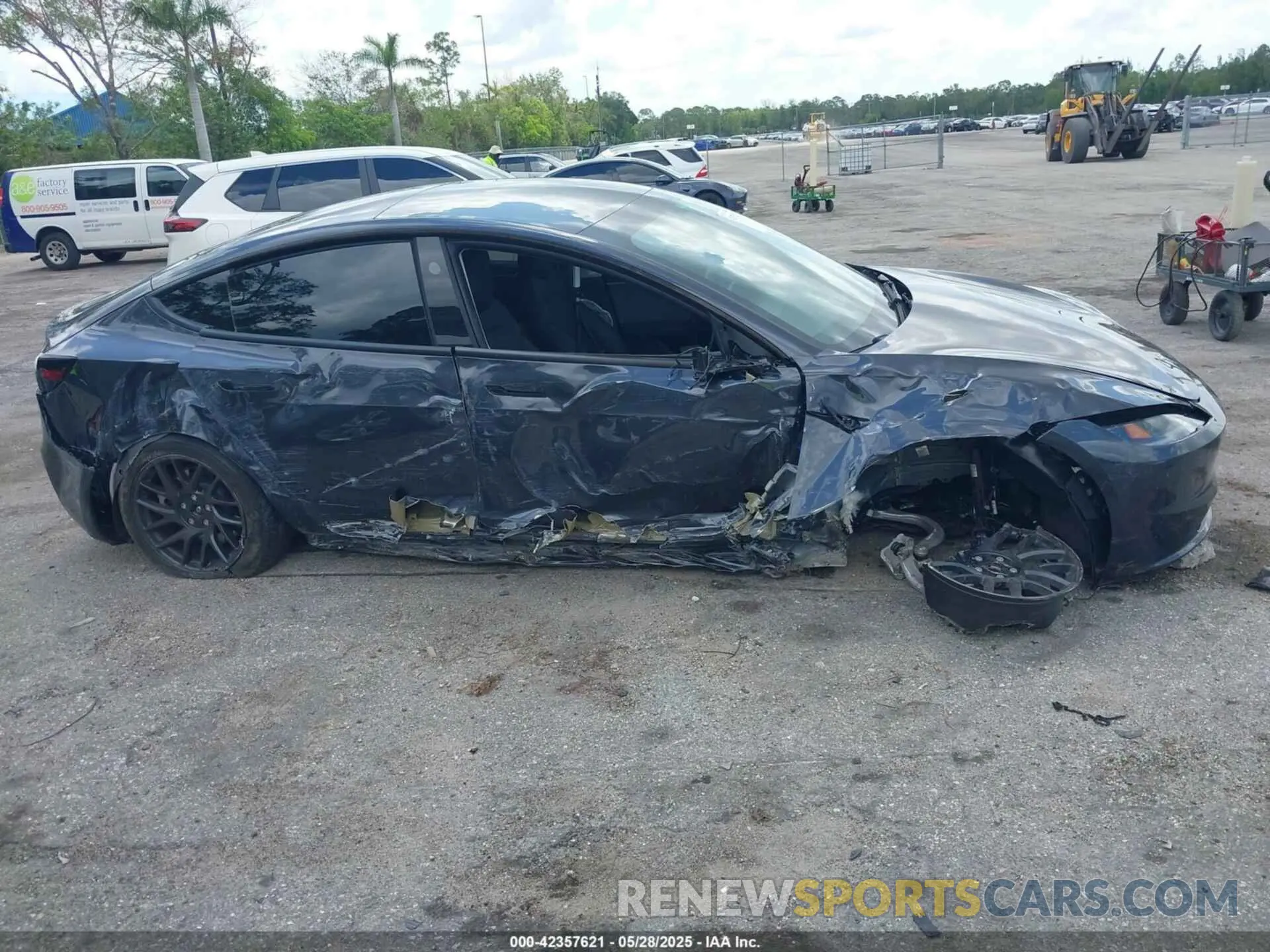 6 Photograph of a damaged car 5YJ3E1EA3RF741585 TESLA MODEL 3 2024