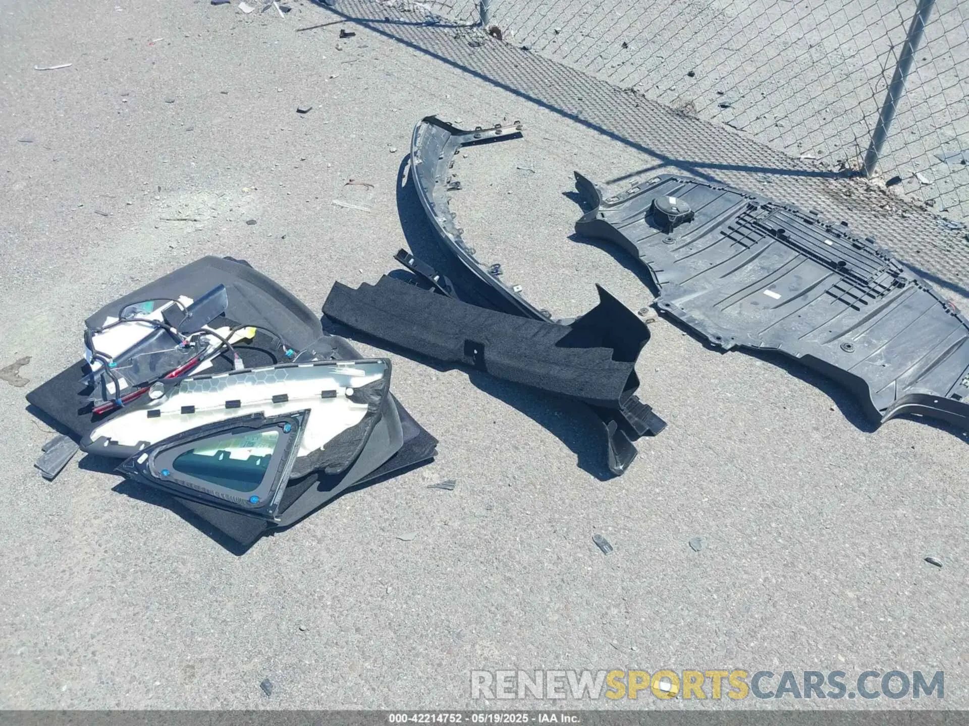 12 Photograph of a damaged car 5YJ3E1EA3RF784002 TESLA MODEL 3 2024