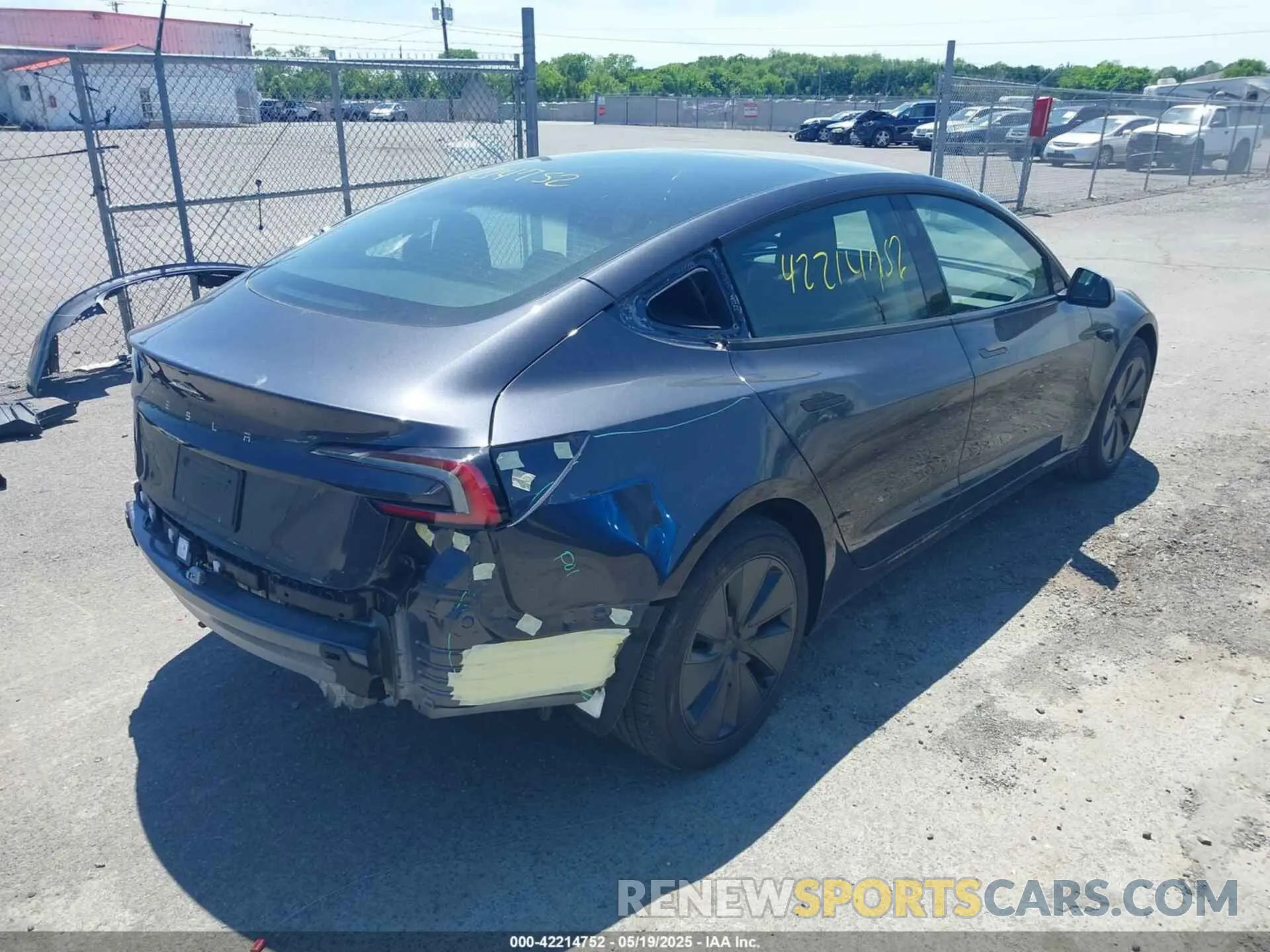 4 Photograph of a damaged car 5YJ3E1EA3RF784002 TESLA MODEL 3 2024