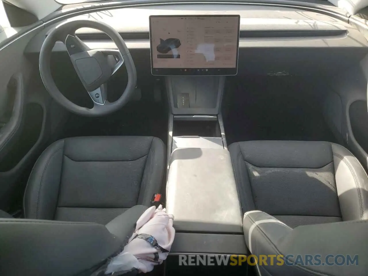8 Photograph of a damaged car 5YJ3E1EA3RF784534 TESLA MODEL 3 2024