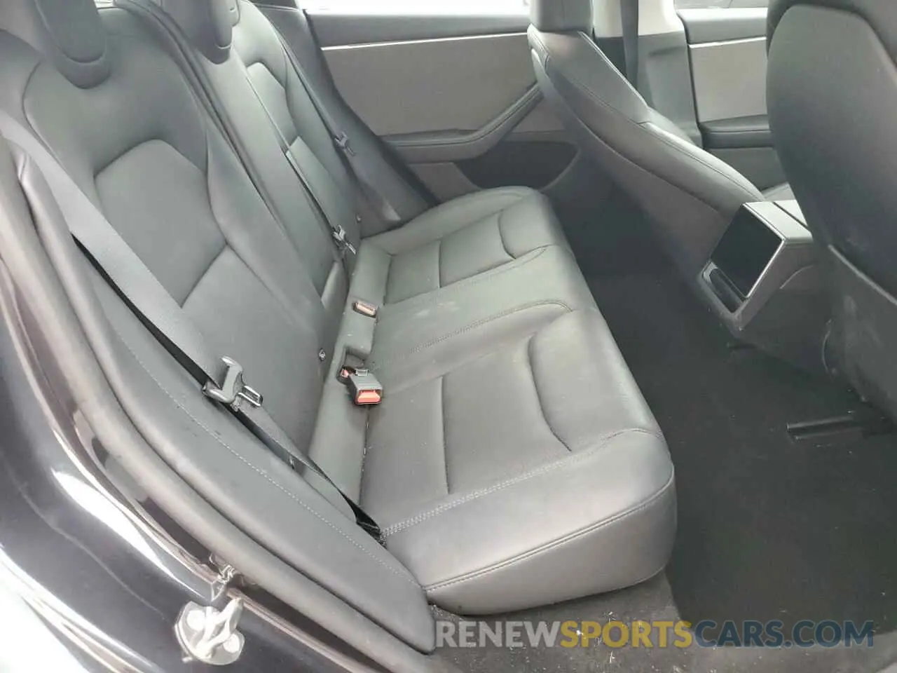 10 Photograph of a damaged car 5YJ3E1EA3RF784811 TESLA MODEL 3 2024