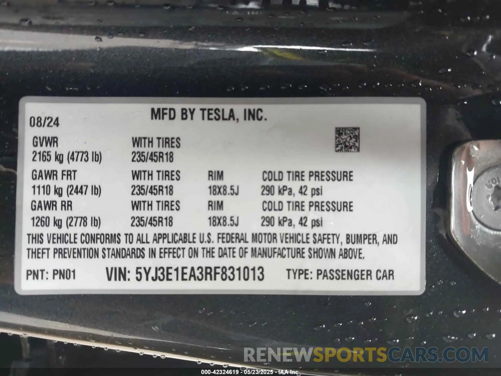 9 Photograph of a damaged car 5YJ3E1EA3RF831013 TESLA MODEL 3 2024