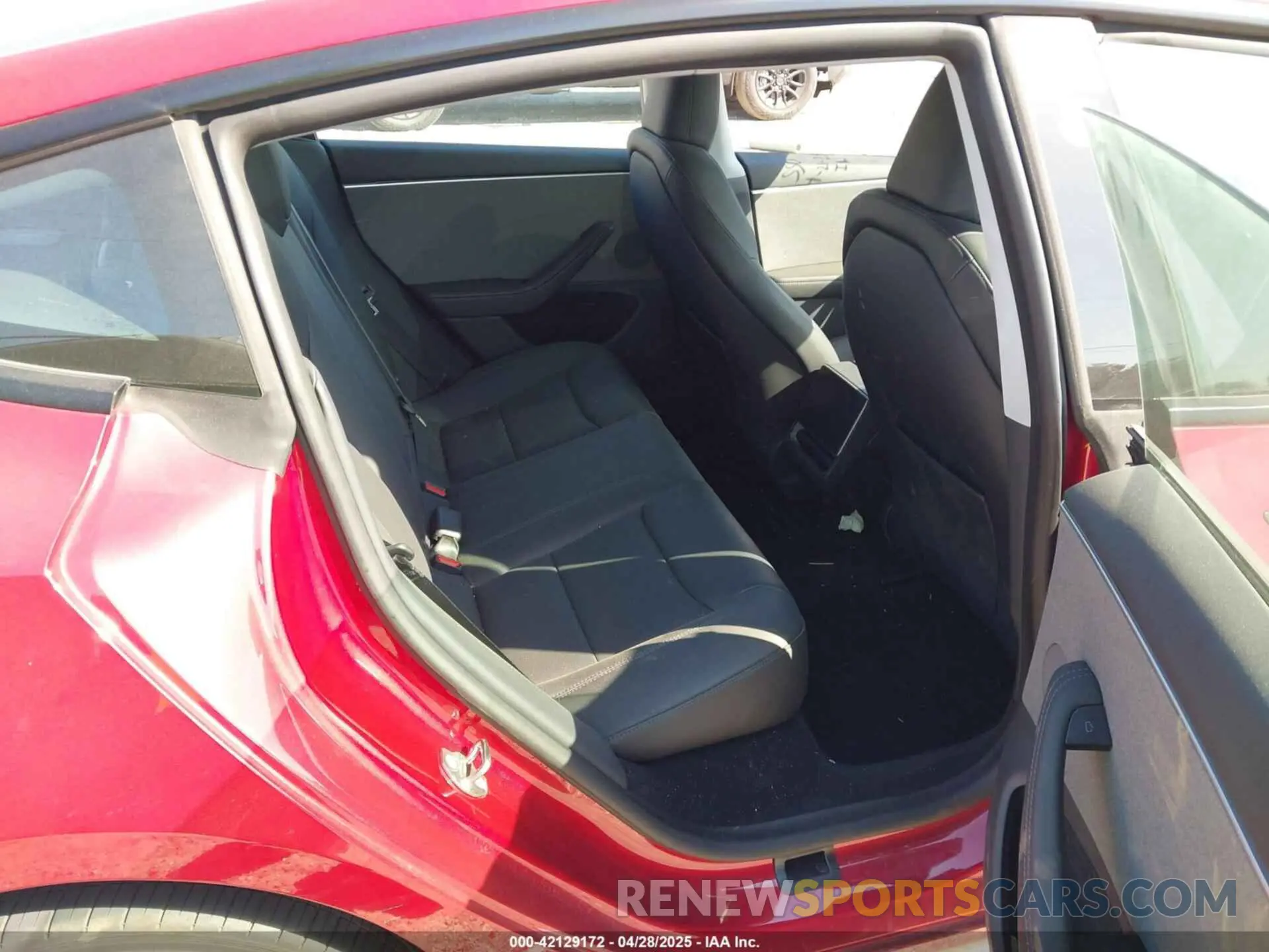 8 Photograph of a damaged car 5YJ3E1EA3RF858521 TESLA MODEL 3 2024