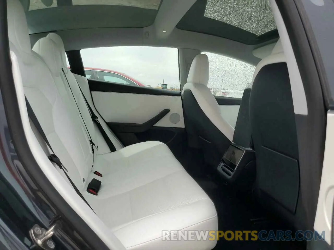 10 Photograph of a damaged car 5YJ3E1EA3RF858616 TESLA MODEL 3 2024