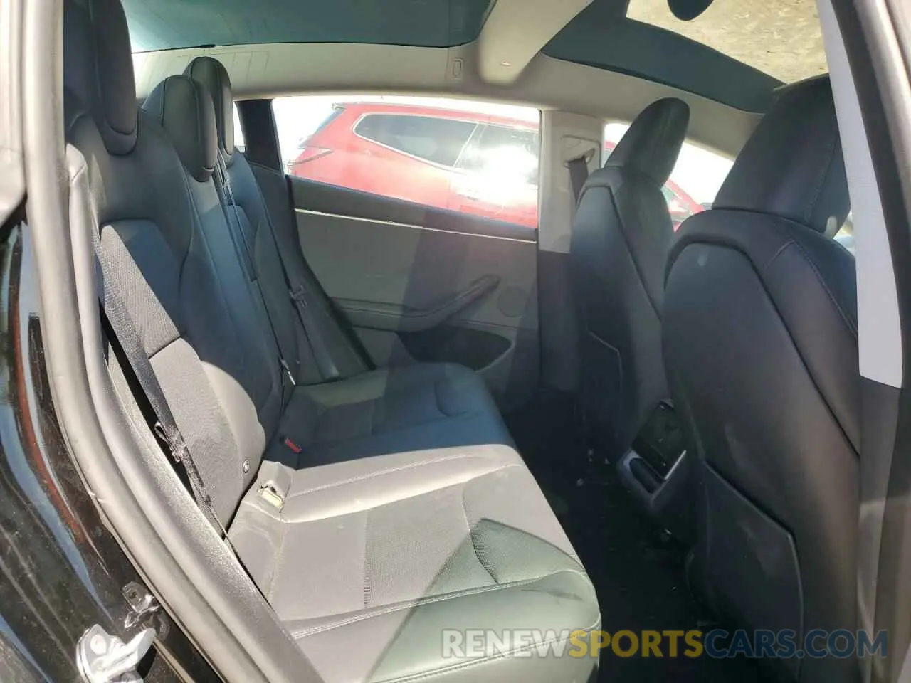 11 Photograph of a damaged car 5YJ3E1EA3RF872810 TESLA MODEL 3 2024