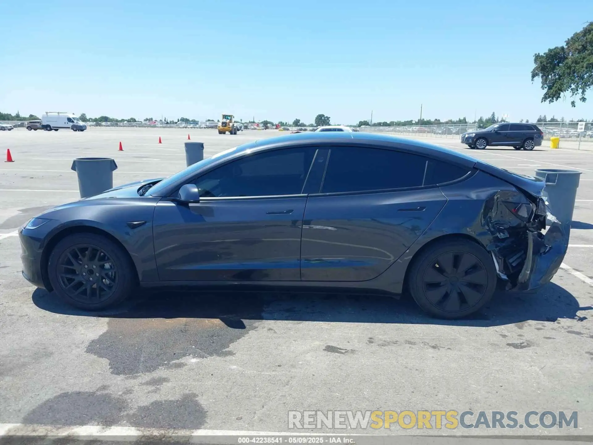 15 Photograph of a damaged car 5YJ3E1EA4RF721281 TESLA MODEL 3 2024