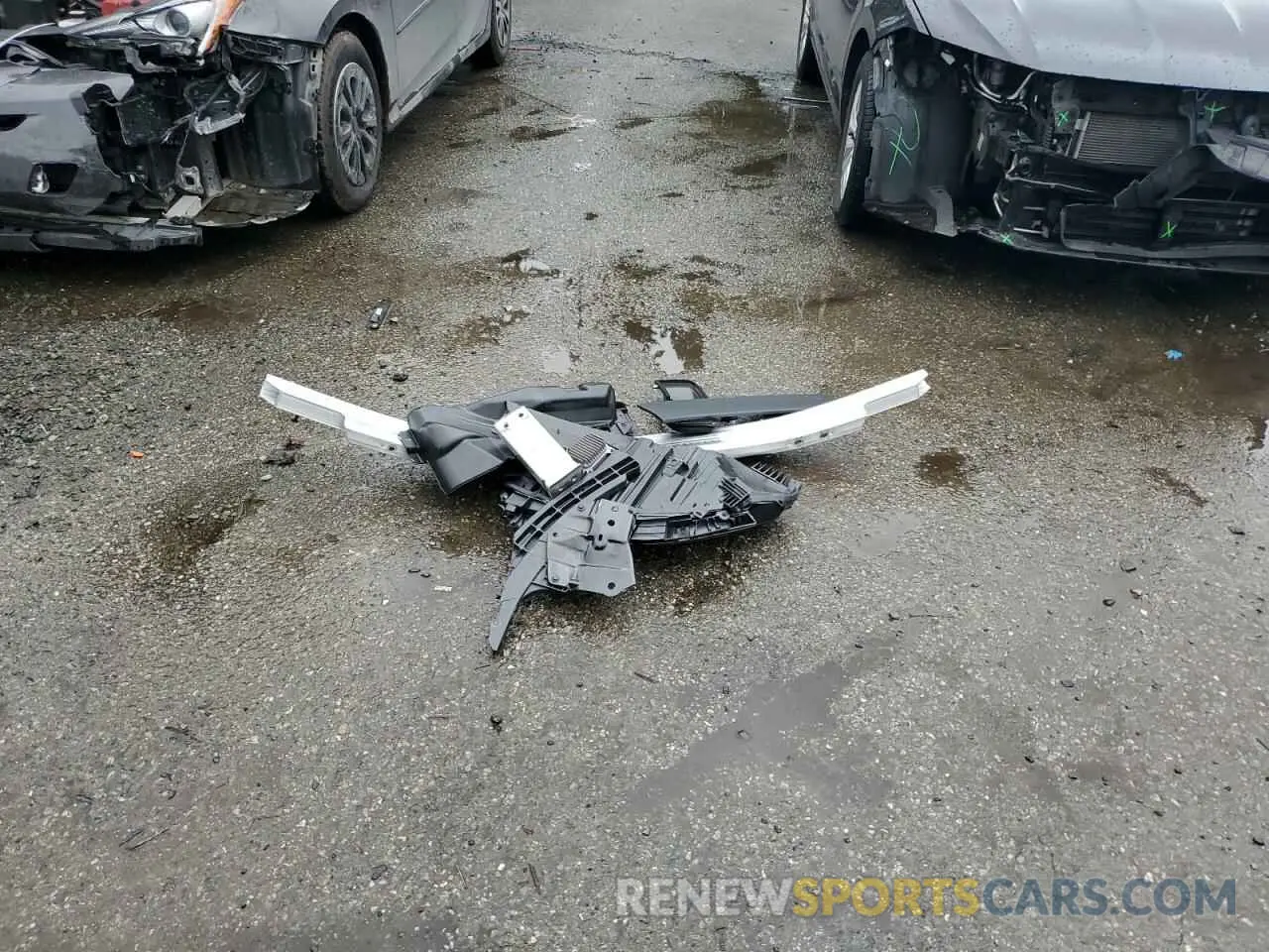 12 Photograph of a damaged car 5YJ3E1EA4RF730871 TESLA MODEL 3 2024