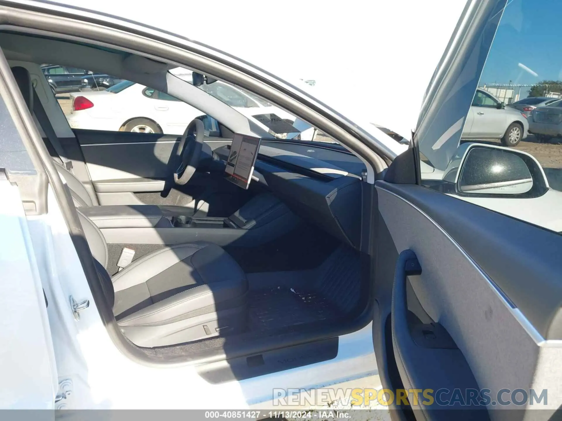 5 Photograph of a damaged car 5YJ3E1EA4RF732586 TESLA MODEL 3 2024