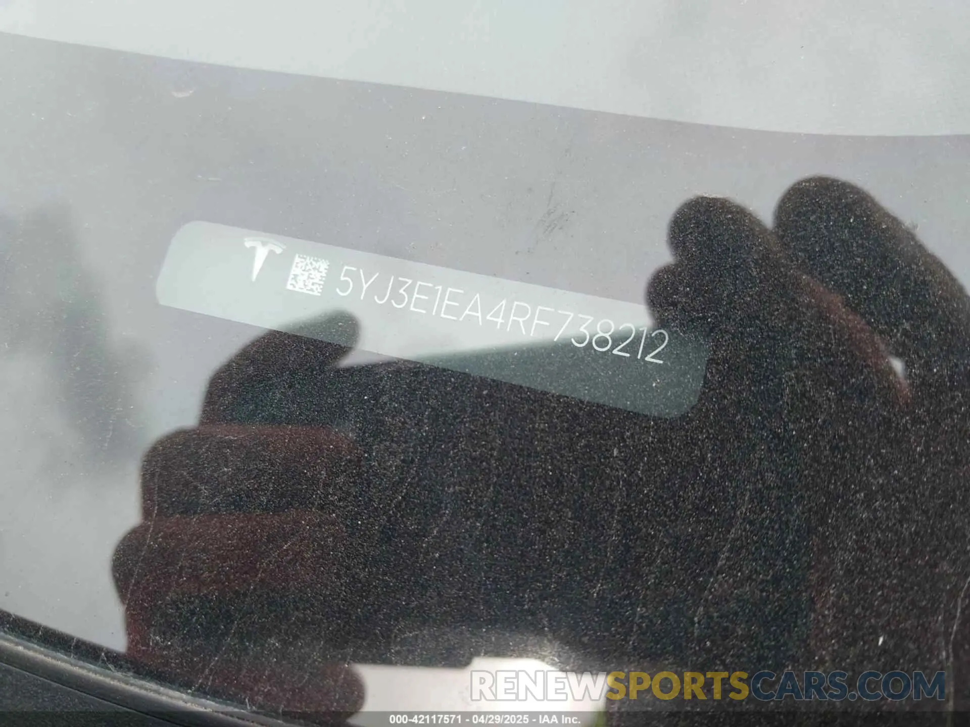 9 Photograph of a damaged car 5YJ3E1EA4RF738212 TESLA MODEL 3 2024