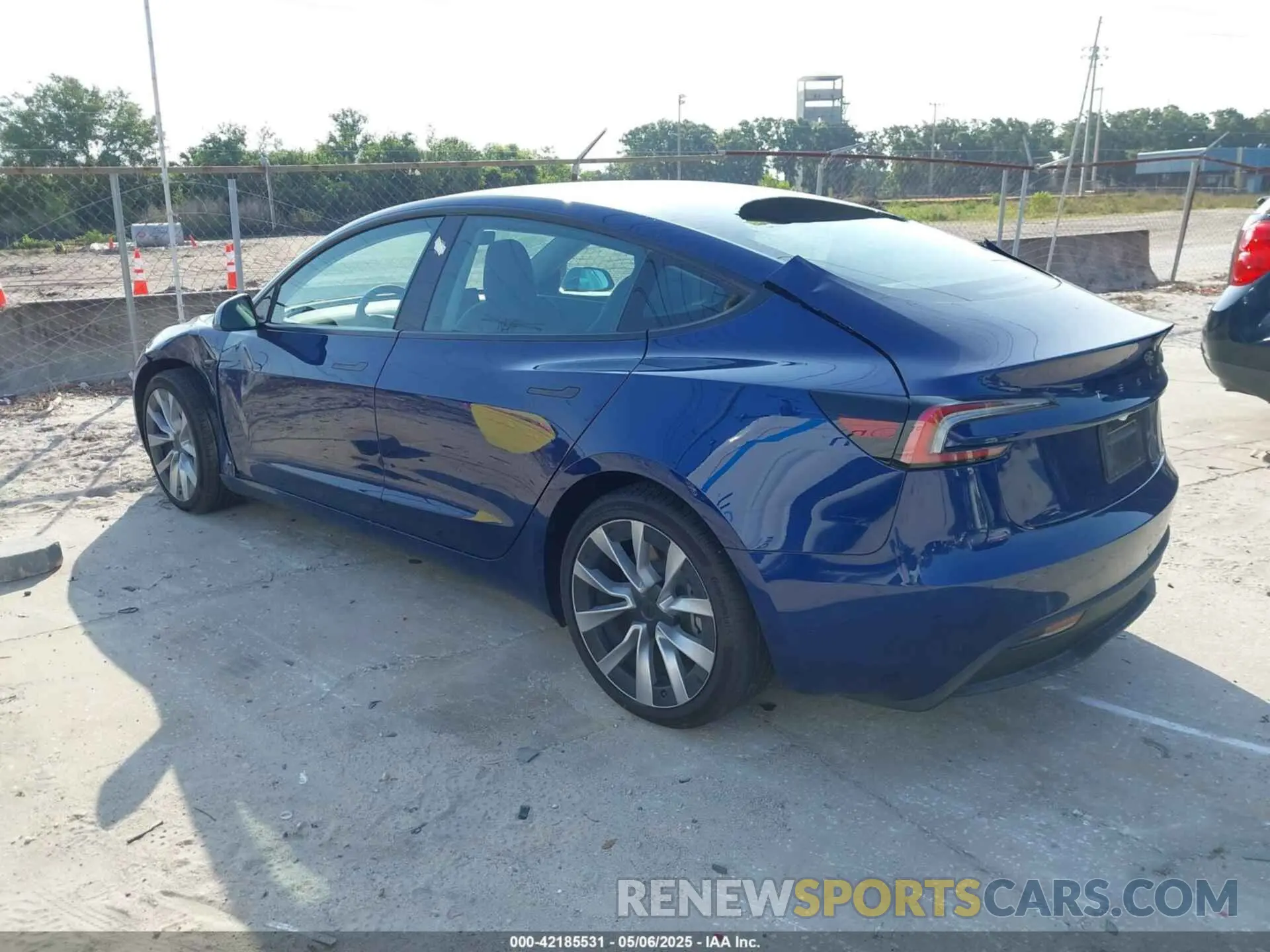 3 Photograph of a damaged car 5YJ3E1EA4RF751347 TESLA MODEL 3 2024