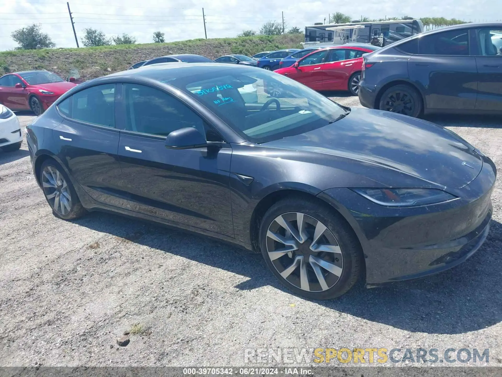1 Photograph of a damaged car 5YJ3E1EA4RF752059 TESLA MODEL 3 2024