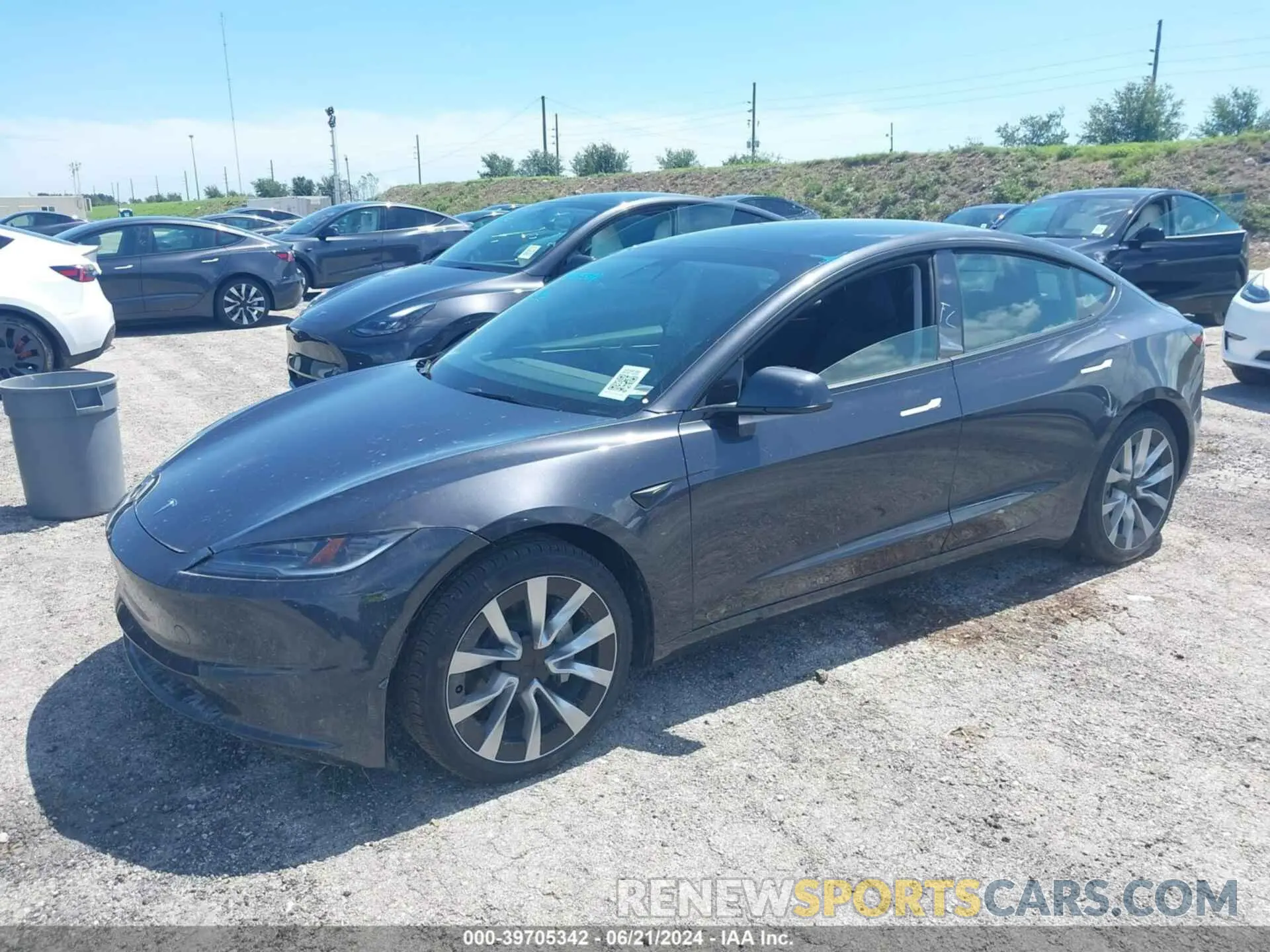 2 Photograph of a damaged car 5YJ3E1EA4RF752059 TESLA MODEL 3 2024