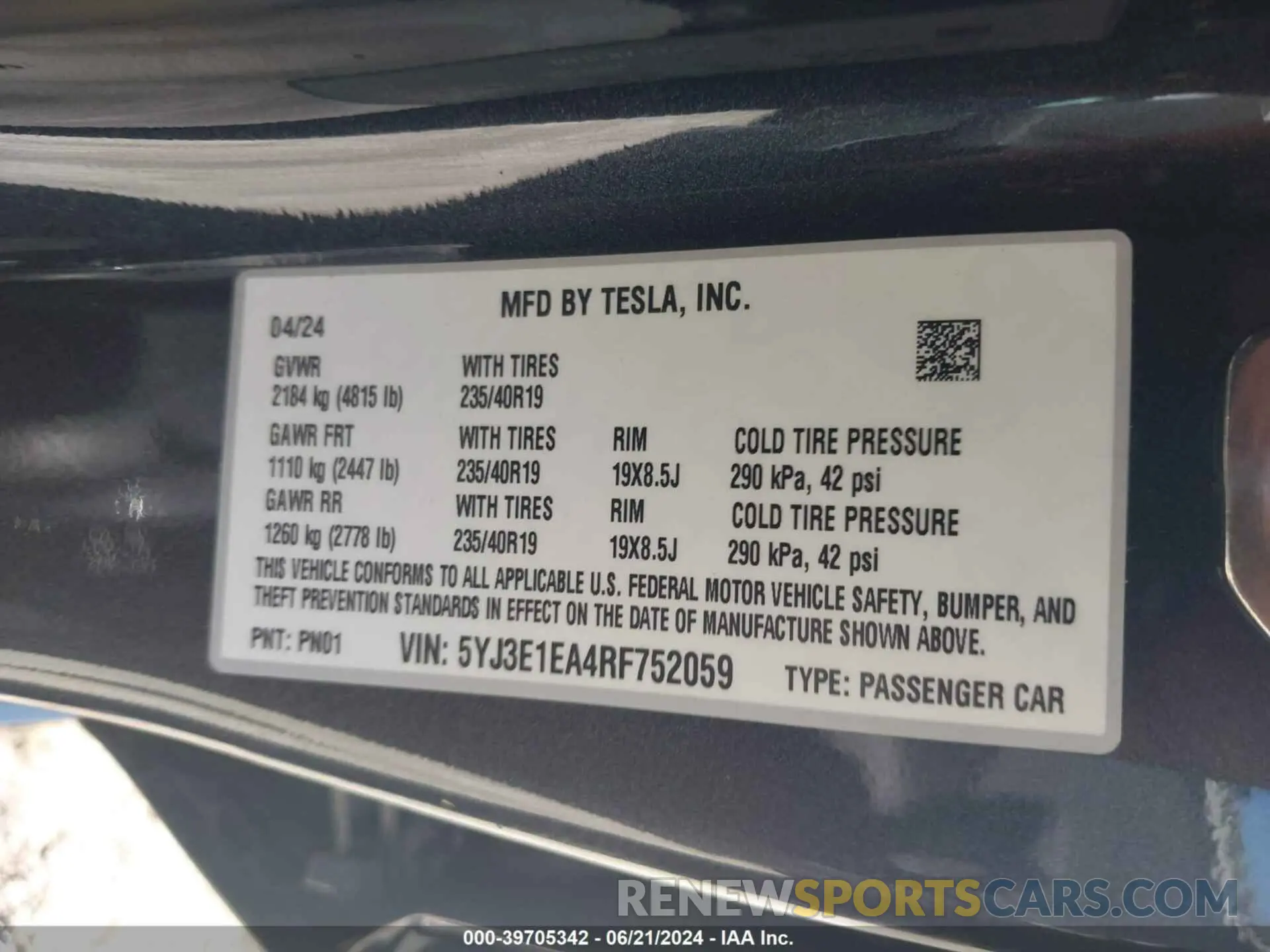 9 Photograph of a damaged car 5YJ3E1EA4RF752059 TESLA MODEL 3 2024