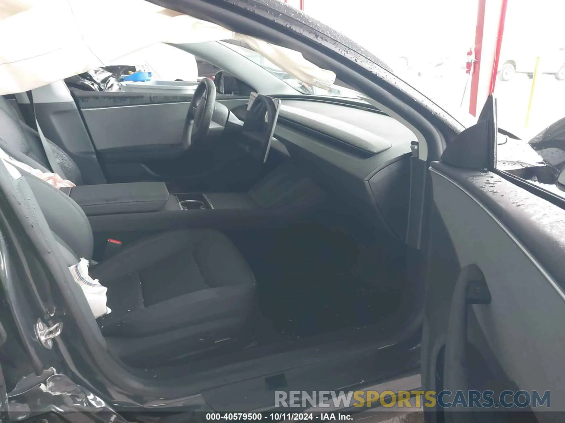 5 Photograph of a damaged car 5YJ3E1EA4RF767760 TESLA MODEL 3 2024