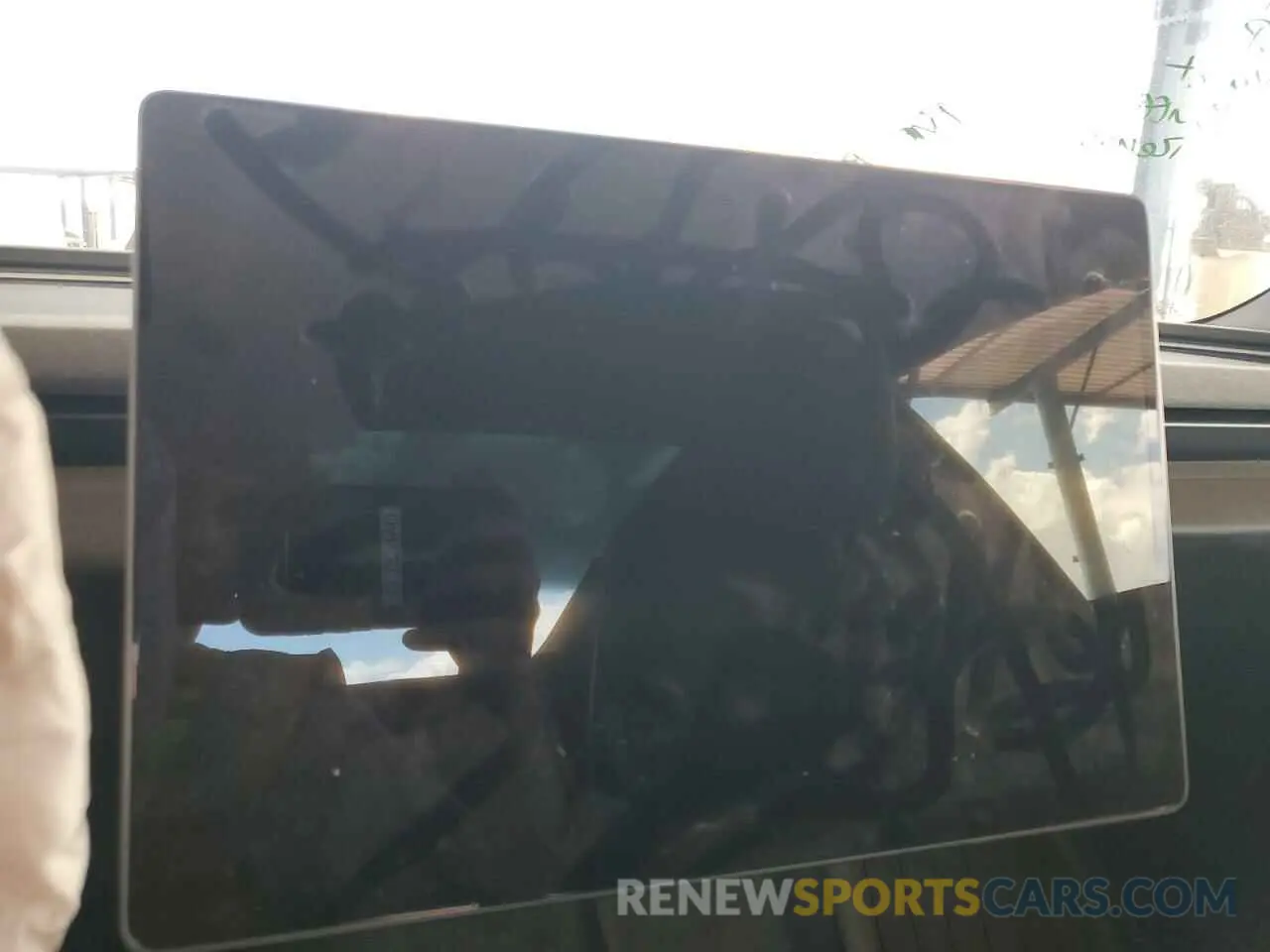9 Photograph of a damaged car 5YJ3E1EA4RF785546 TESLA MODEL 3 2024