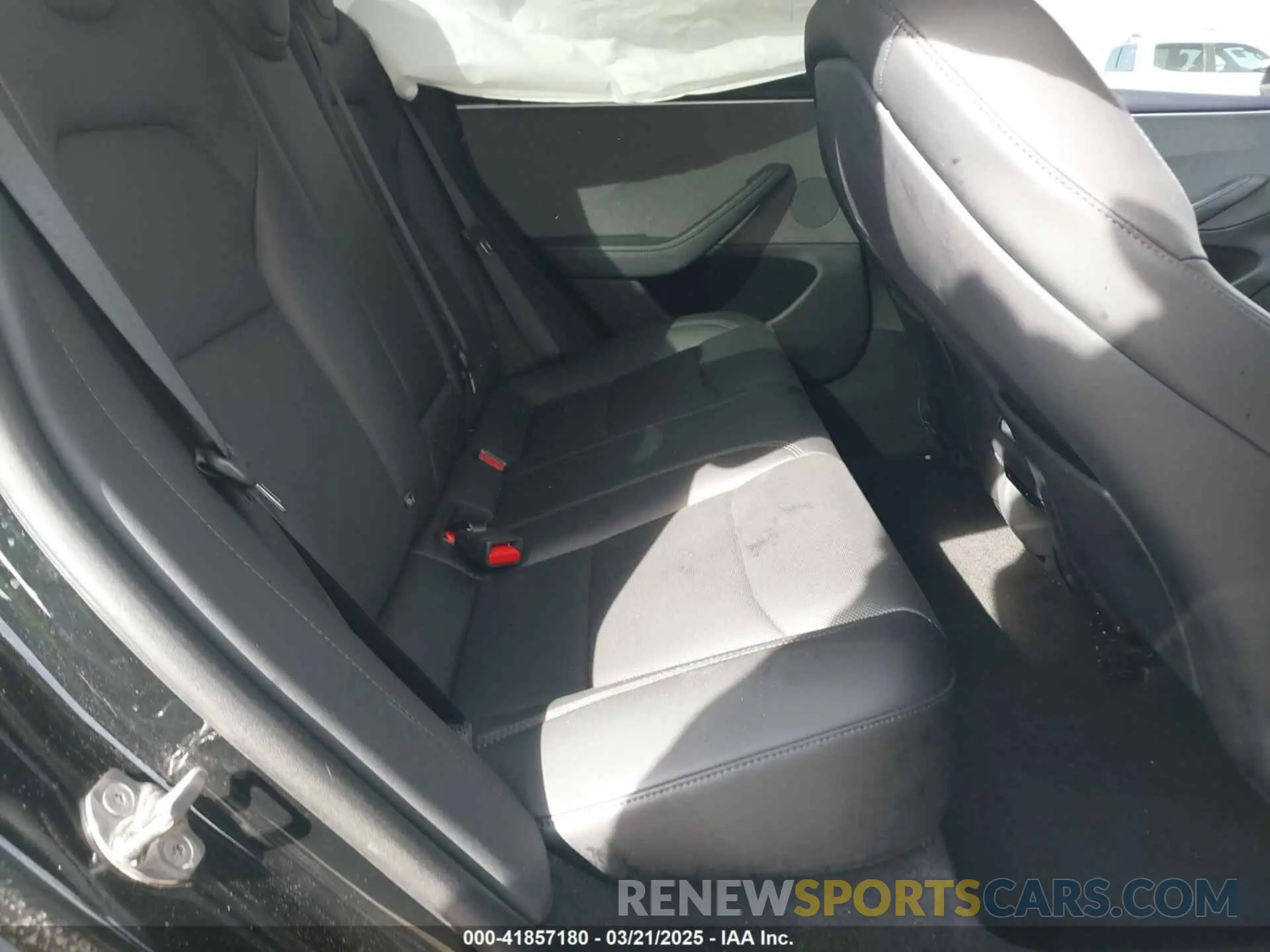 8 Photograph of a damaged car 5YJ3E1EA5RF716946 TESLA MODEL 3 2024