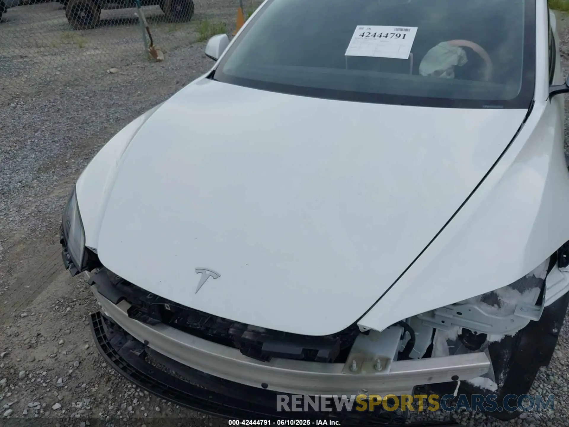 10 Photograph of a damaged car 5YJ3E1EA5RF717613 TESLA MODEL 3 2024