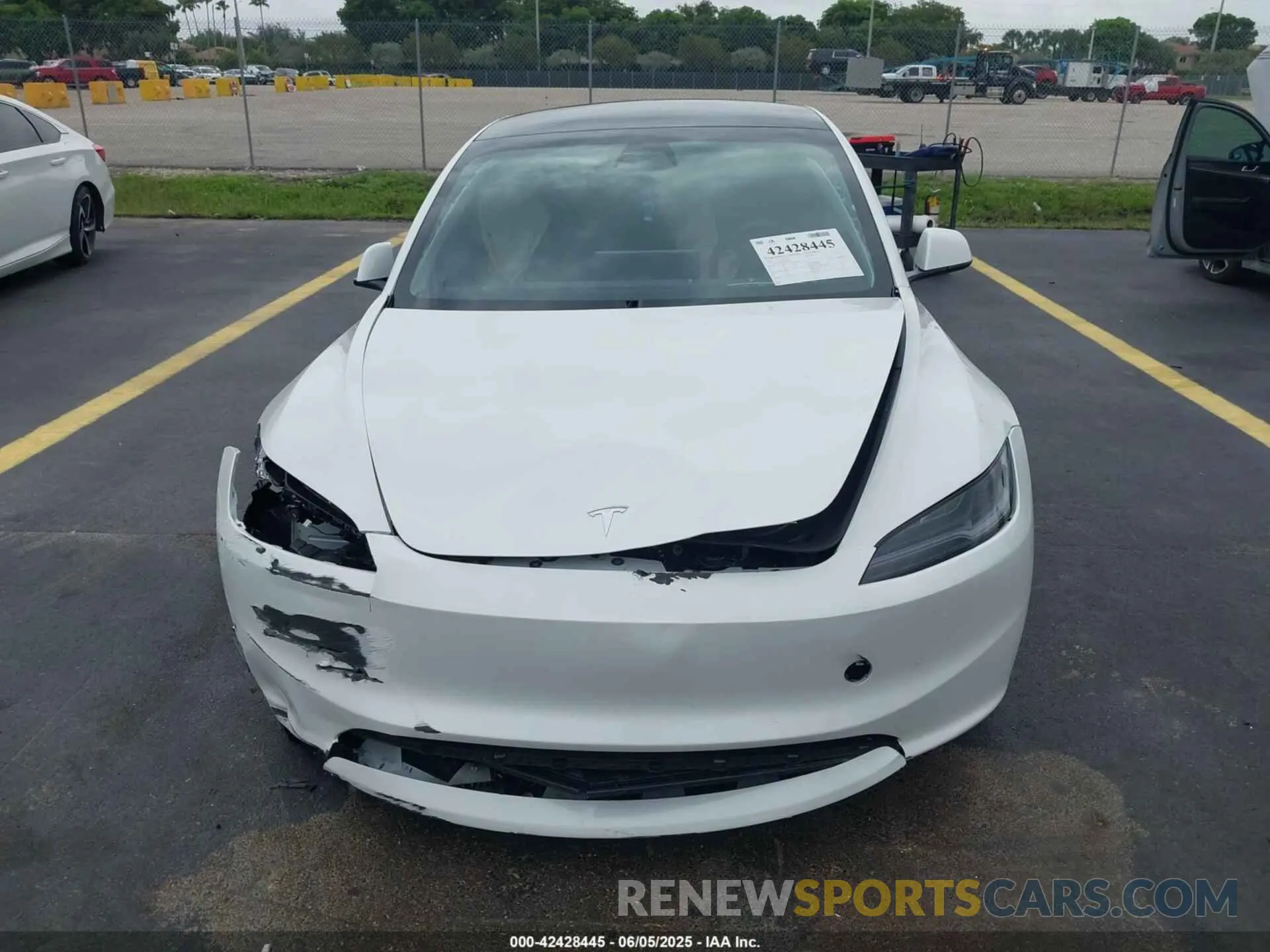 12 Photograph of a damaged car 5YJ3E1EA5RF725209 TESLA MODEL 3 2024