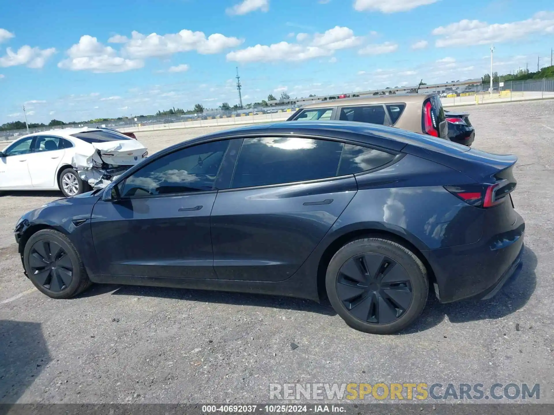 15 Photograph of a damaged car 5YJ3E1EA5RF728692 TESLA MODEL 3 2024